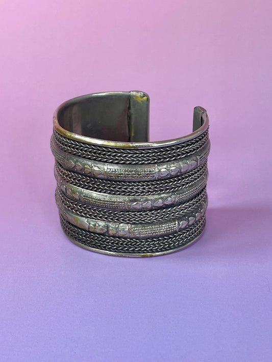 2.5 inch untested silver Detailed cuff bracelet