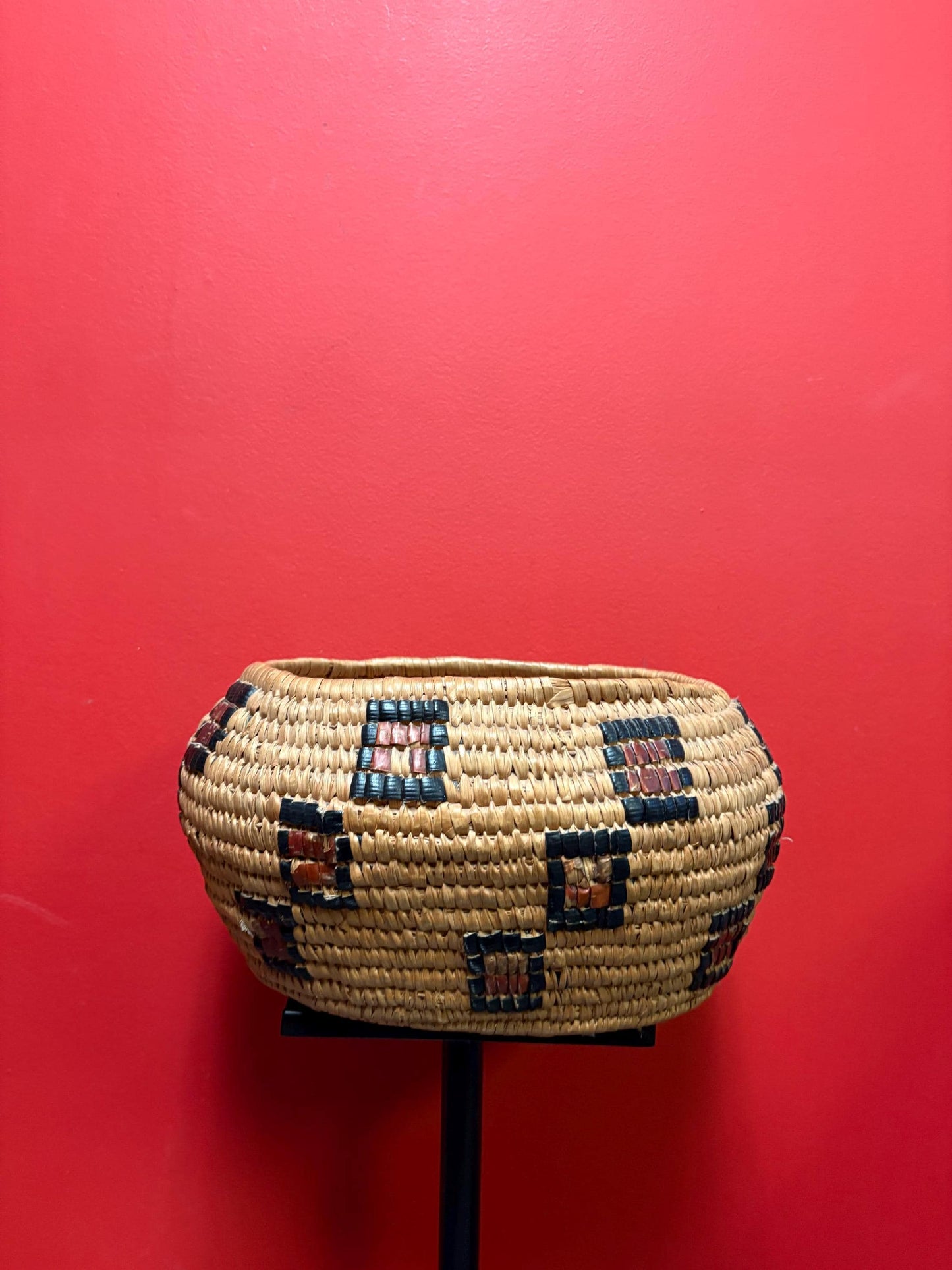 Big Canadian indigenous first nations Thompson River woven antique basket 12 x 7 high  wow  great value