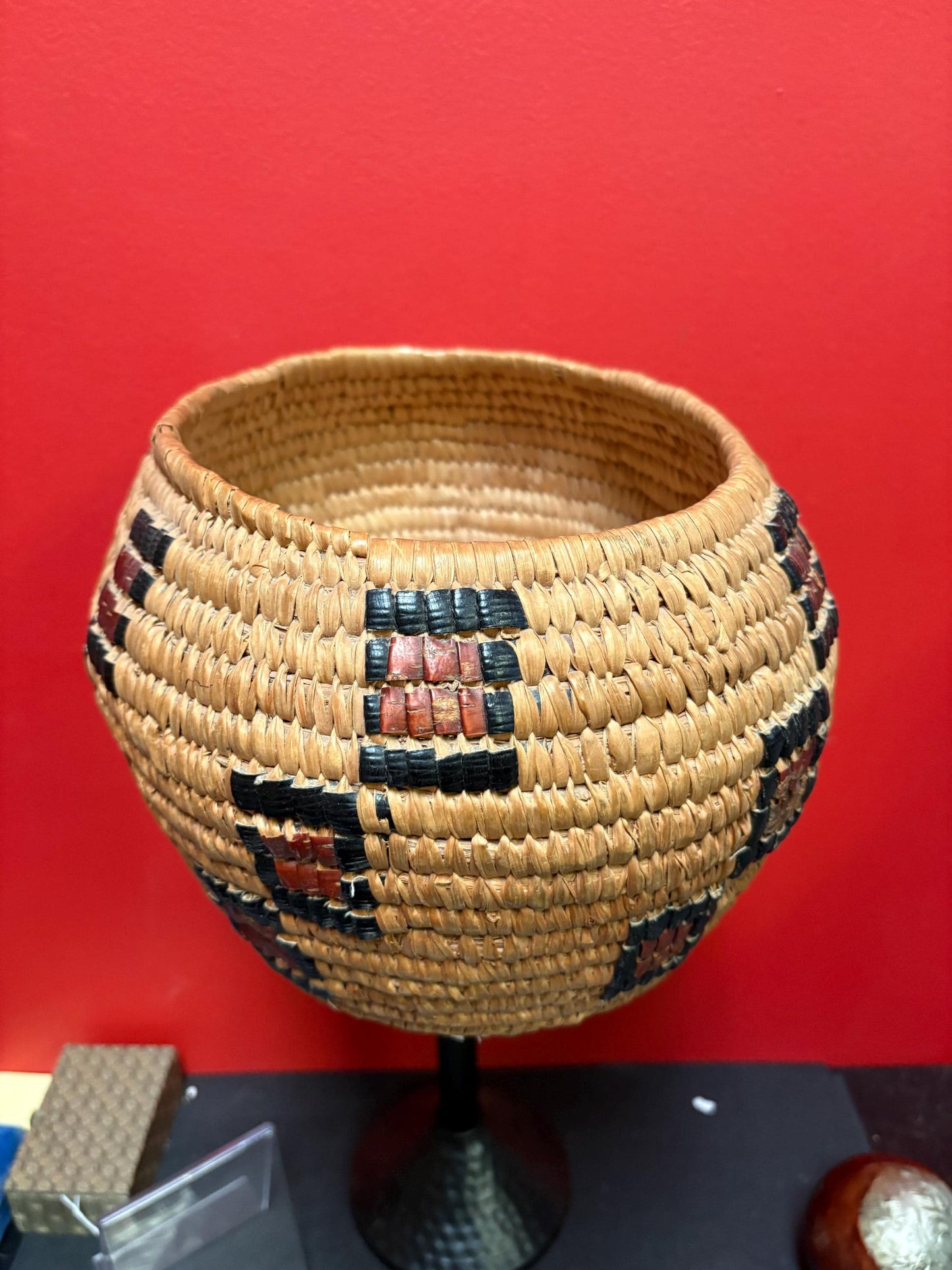 Big Canadian indigenous first nations Thompson River woven antique basket 12 x 7 high  wow  great value