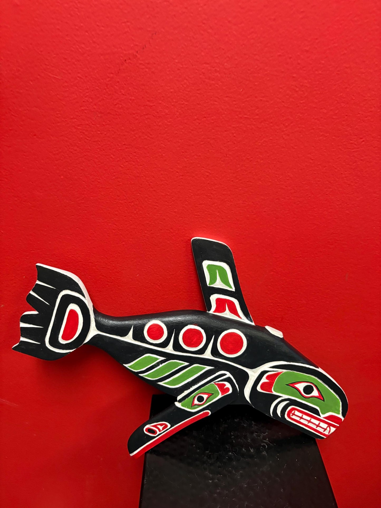 Beautiful indigenous first nation West Coast Brian SCOW alert Bay painted killer whale plaque - 14 x 9 high  good value  needs hanger