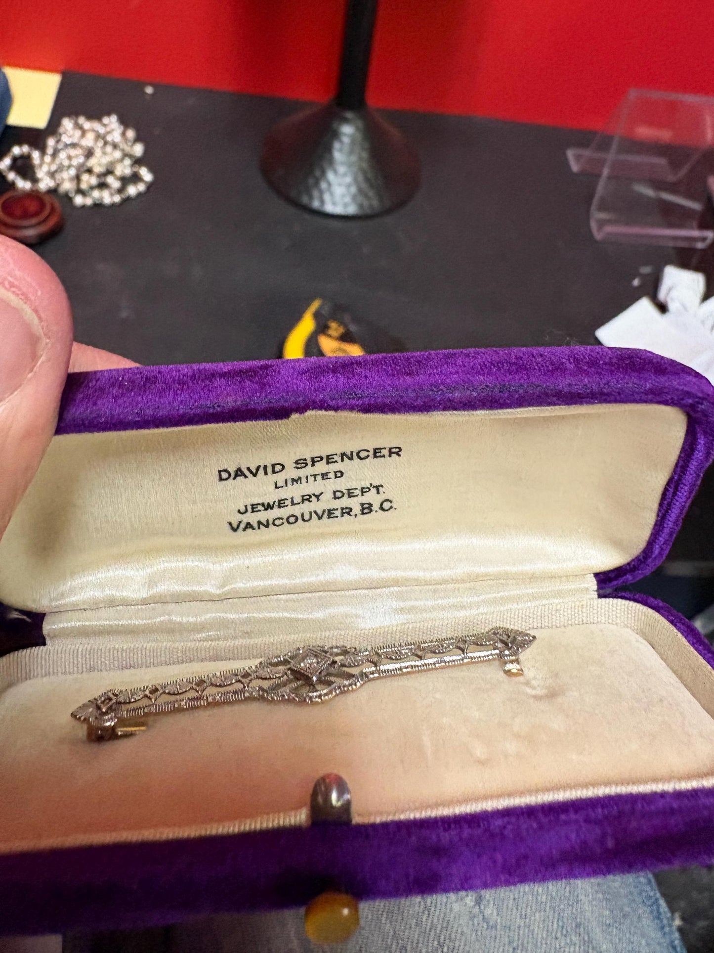 Stunning 12 carat white and yellow gold brooch with diamonds  amazing piece in original box from Spencers jeweller in Vancouver - wow -