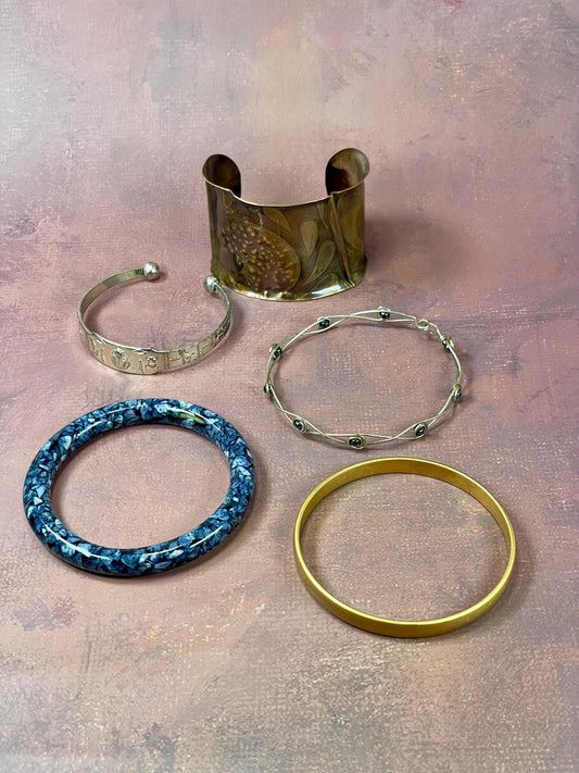 Fantastic lot of 5 Bracelets