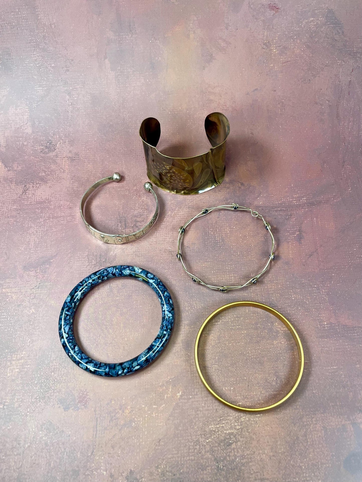 Fantastic lot of 5 Bracelets