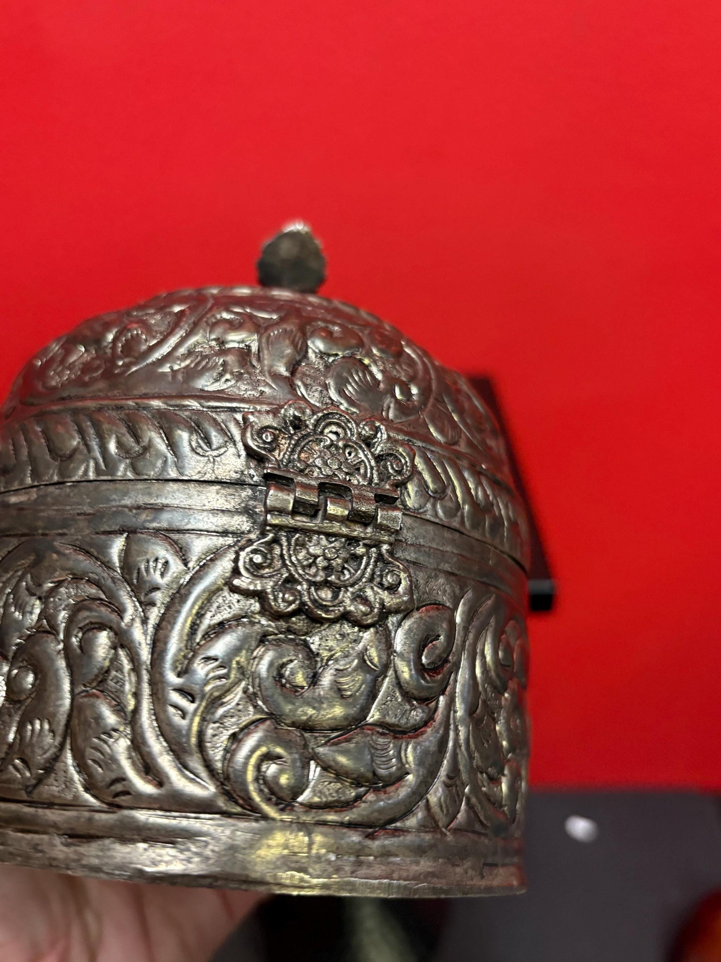 Stunning  .800 silver casket  velvet lined and unmarked  wonderful decoration and perfect gift  wow