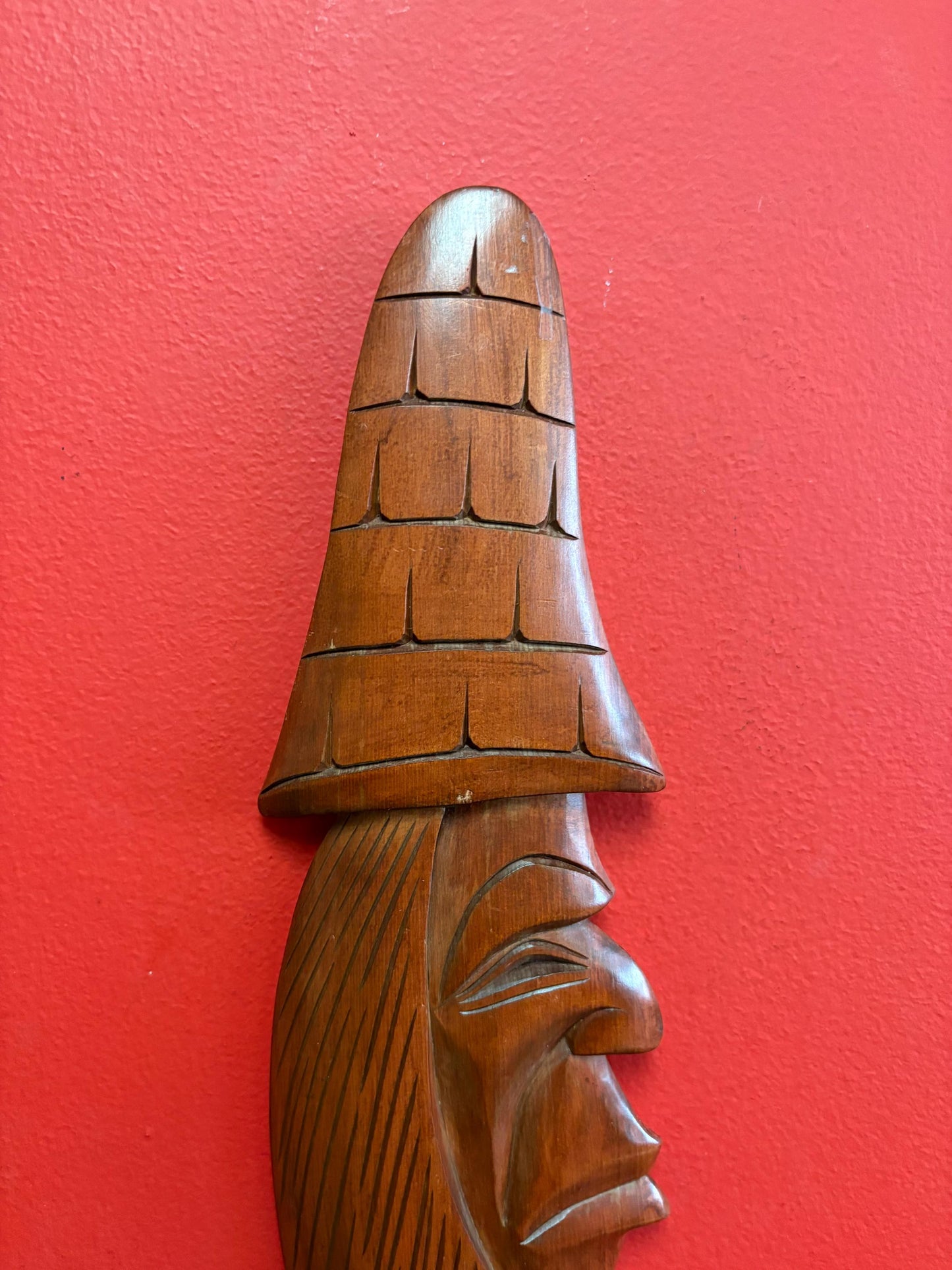 Lovely 14 x 4“ wide indigenous first nations Pacific Northwest Coast 1984 James Charlie chief and Wolf plaque great value