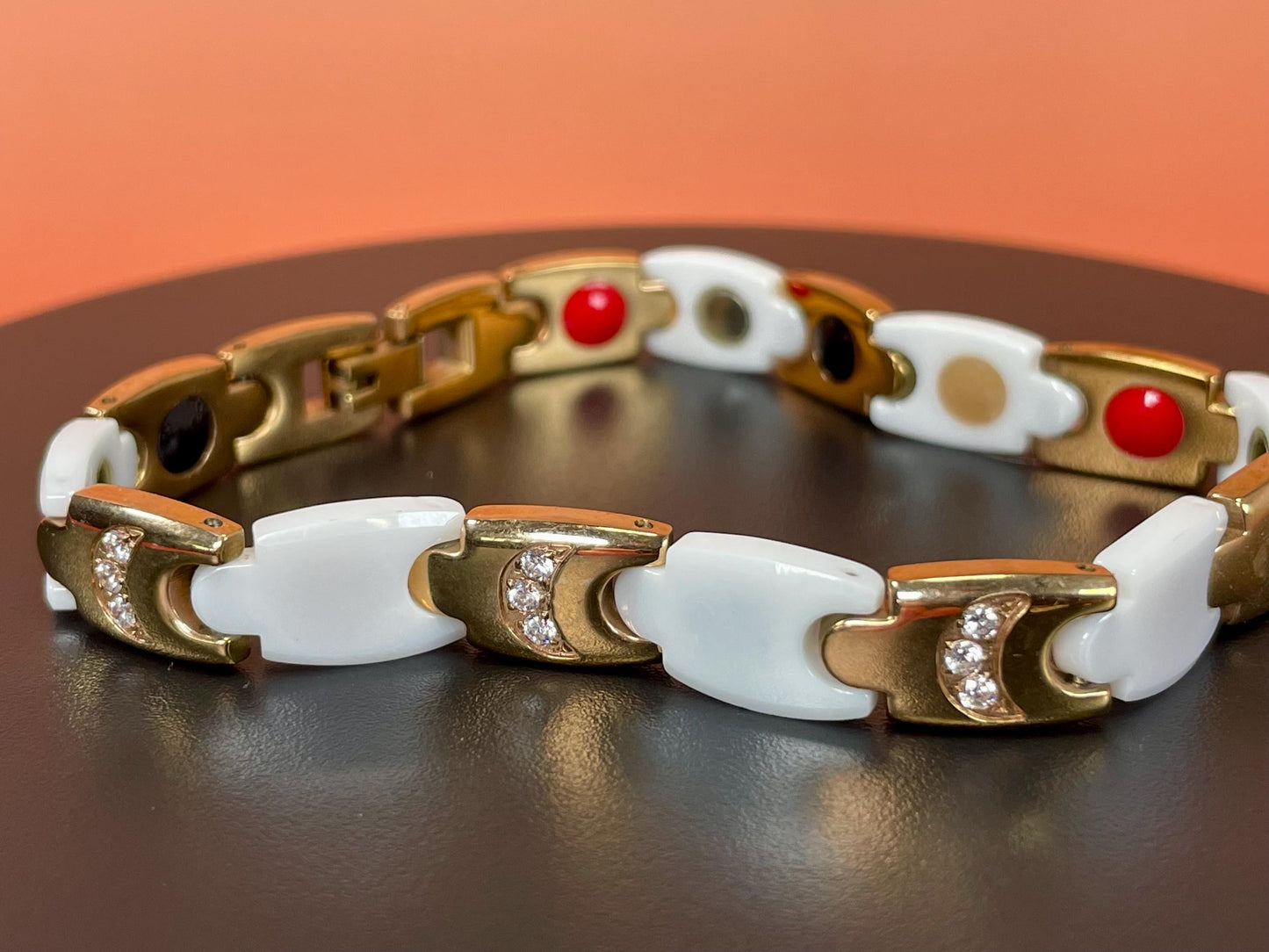 A Lovely Vintage Gold-tone and White bracelet  Stunning quality great gift and condition -B