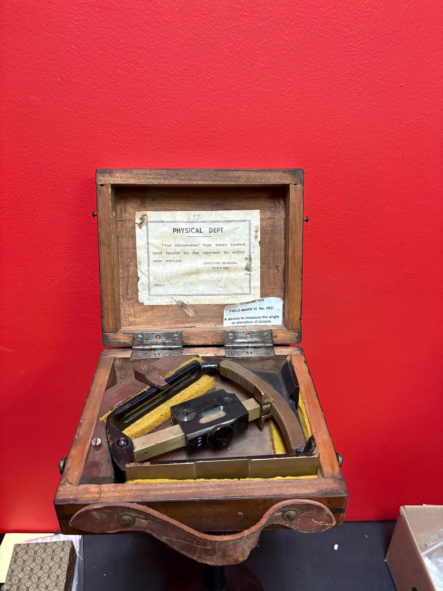 Fabulous rare antique CLINOMETER field mark six number 592 in box  wonderful condition and complete  approximately 7 x 5