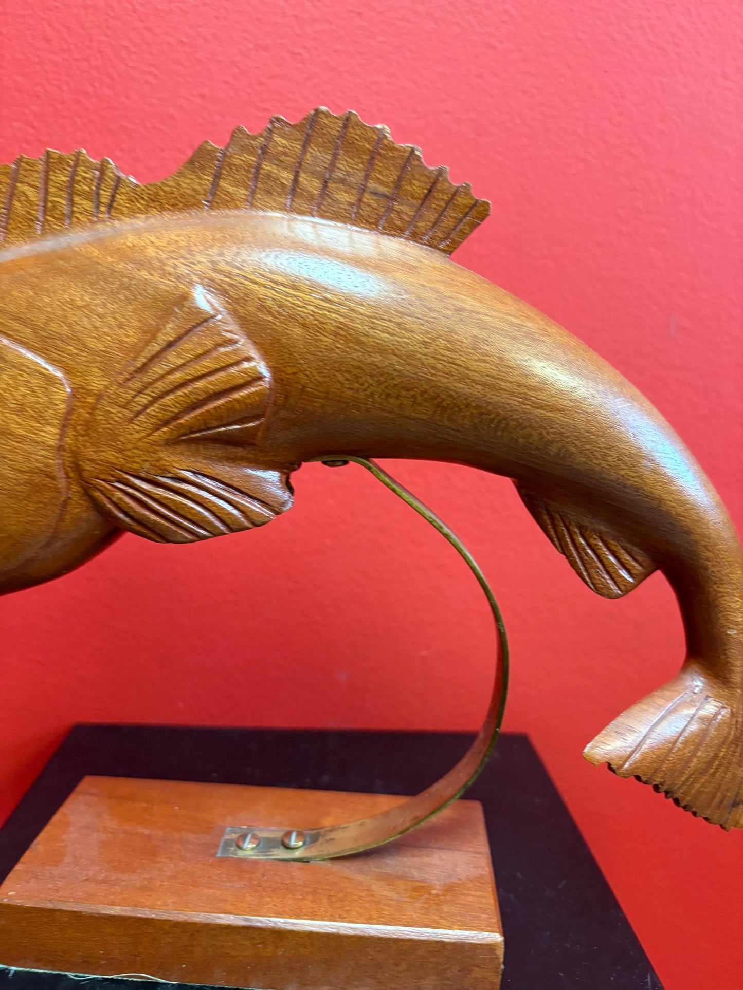 10 x 9 wooden jumping fish on stand  vintage cool  perfect gift  the one that got away  great value