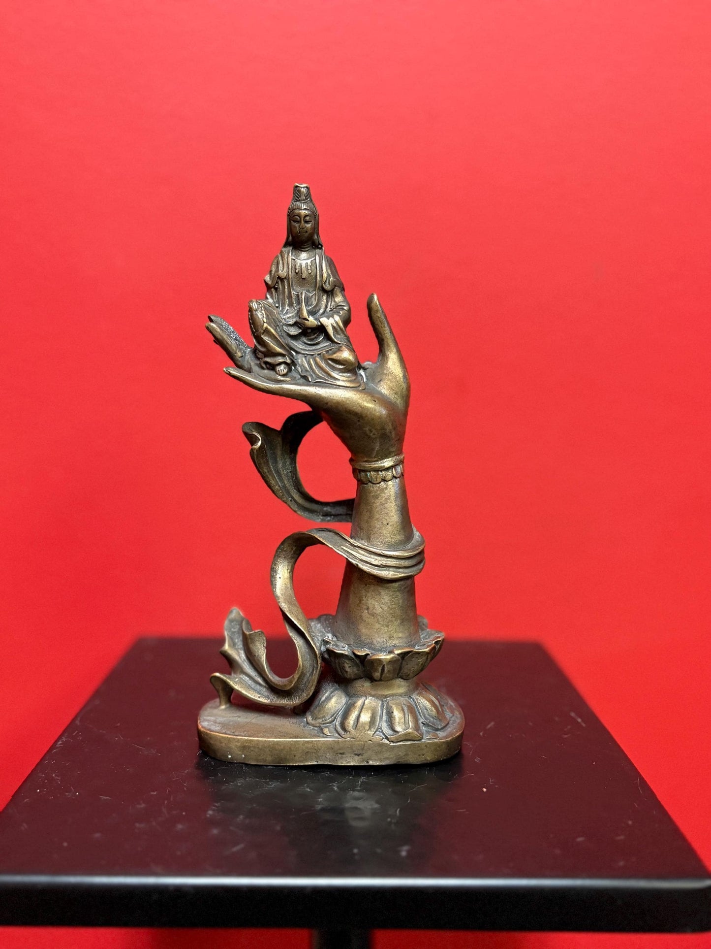 Stunning Chinese antique signed 7 inch tall bronze Quan yin on hand on lotus leaf  great patina and fabulous piece