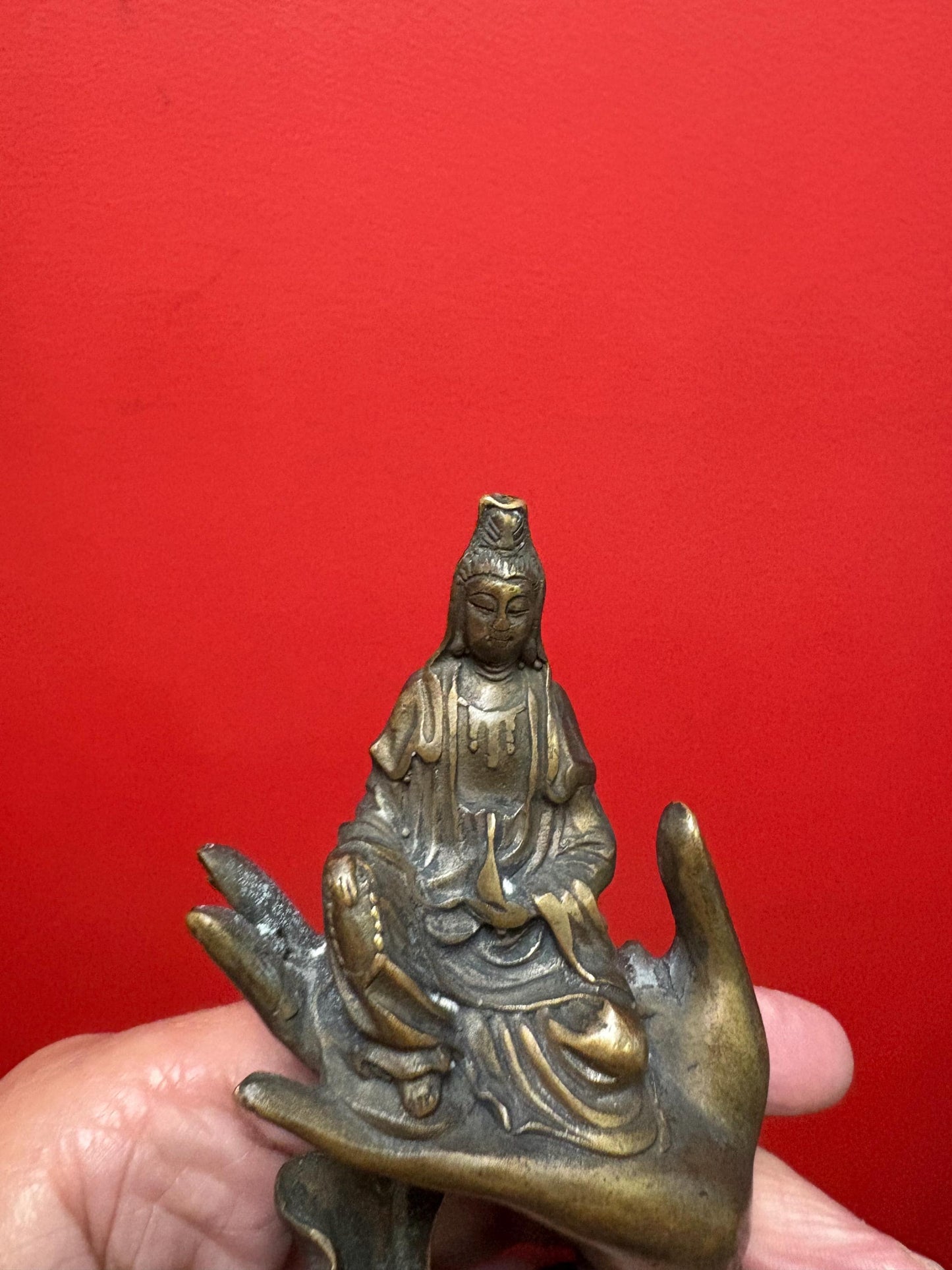 Stunning Chinese antique signed 7 inch tall bronze Quan yin on hand on lotus leaf  great patina and fabulous piece