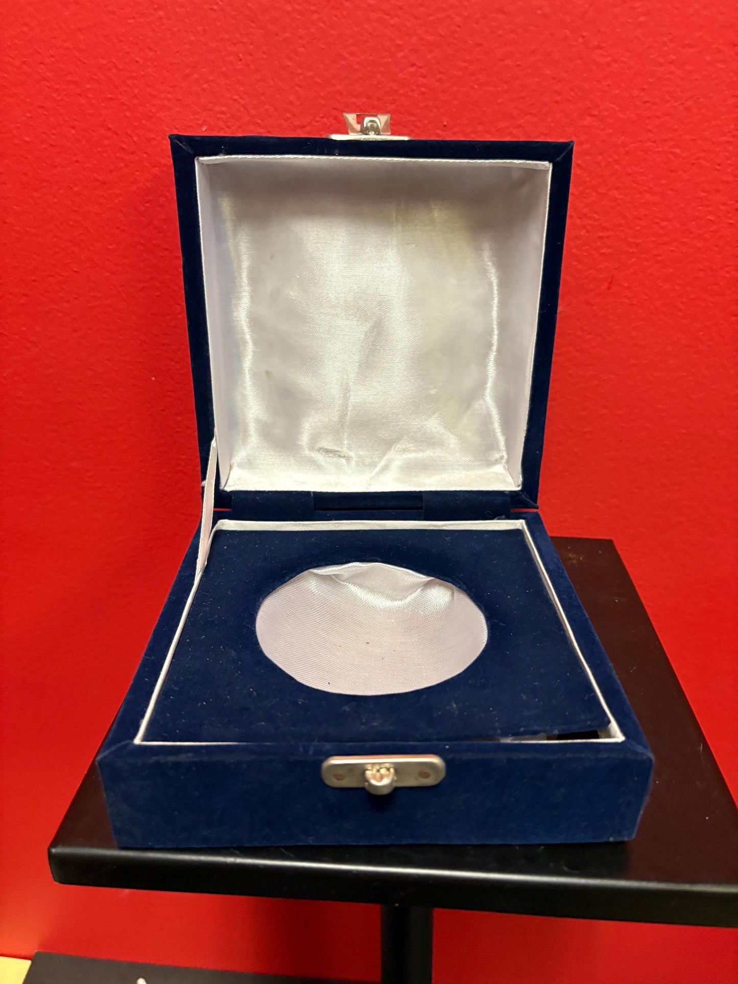 Stunning Chinese silver filigree 4 inch bowl in original box  approximately 120 g  wonderful condition and amazing gift and great value- B