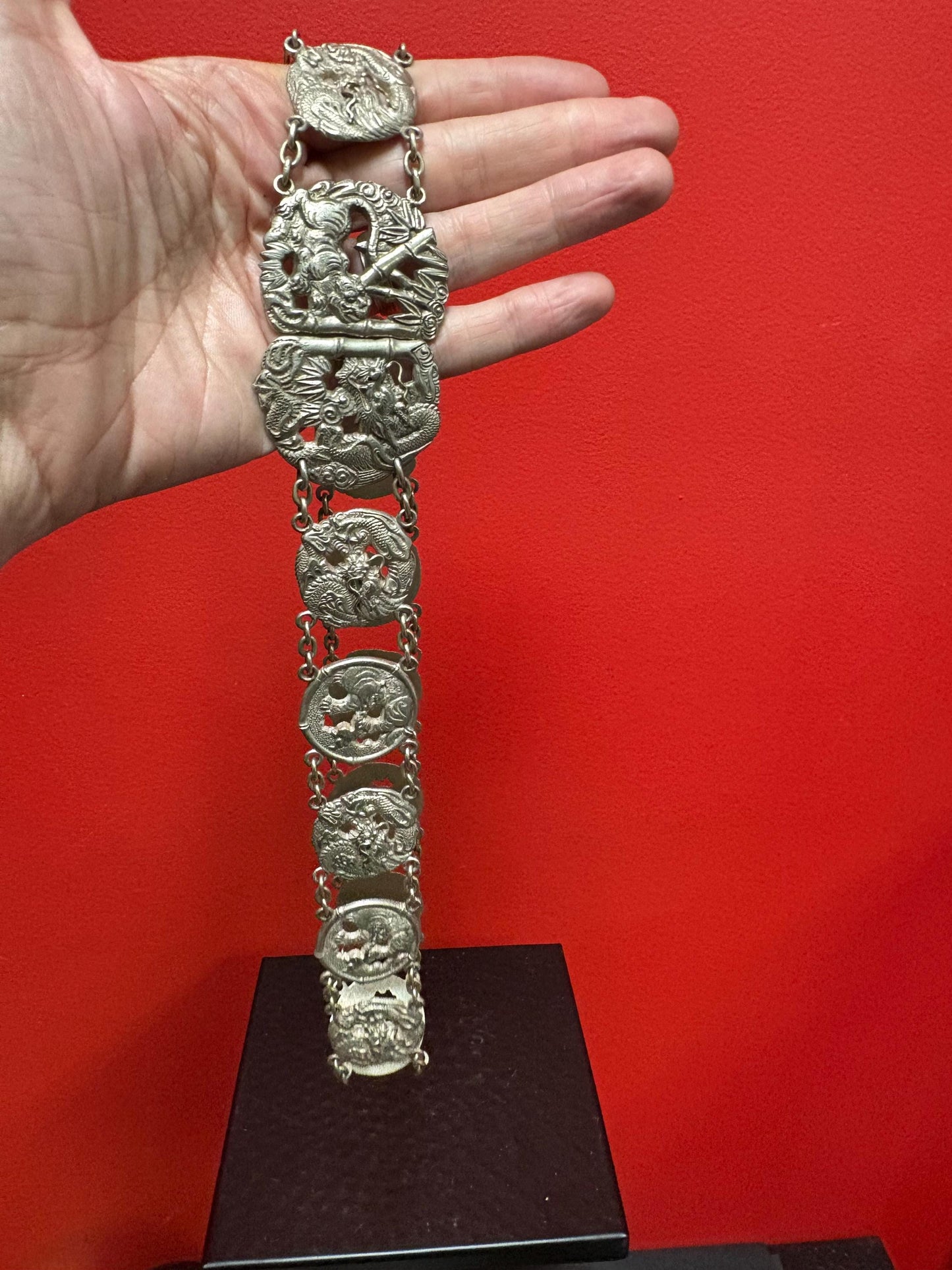 Stunning antique solid Chinese sterling silver belt with amazing imagery and signed on back of each piece  540 g and 26 inches long - B