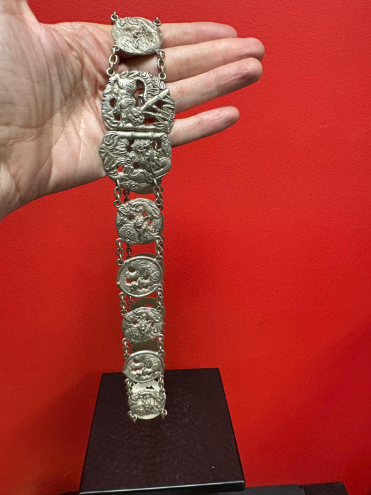 Stunning antique solid Chinese sterling silver belt with amazing imagery and signed on back of each piece  540 g and 26 inches long - B