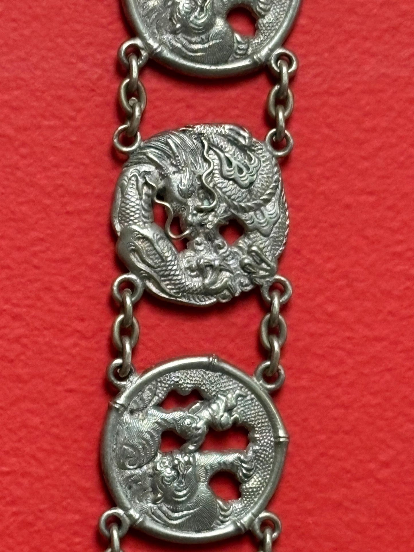 Stunning antique solid Chinese sterling silver belt with amazing imagery and signed on back of each piece  540 g and 26 inches long - B