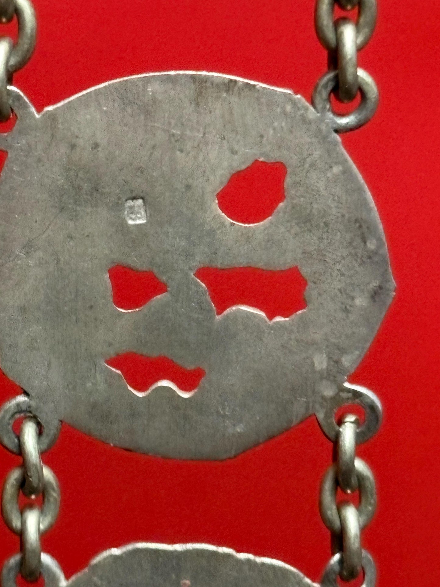 Stunning antique solid Chinese sterling silver belt with amazing imagery and signed on back of each piece  540 g and 26 inches long - B