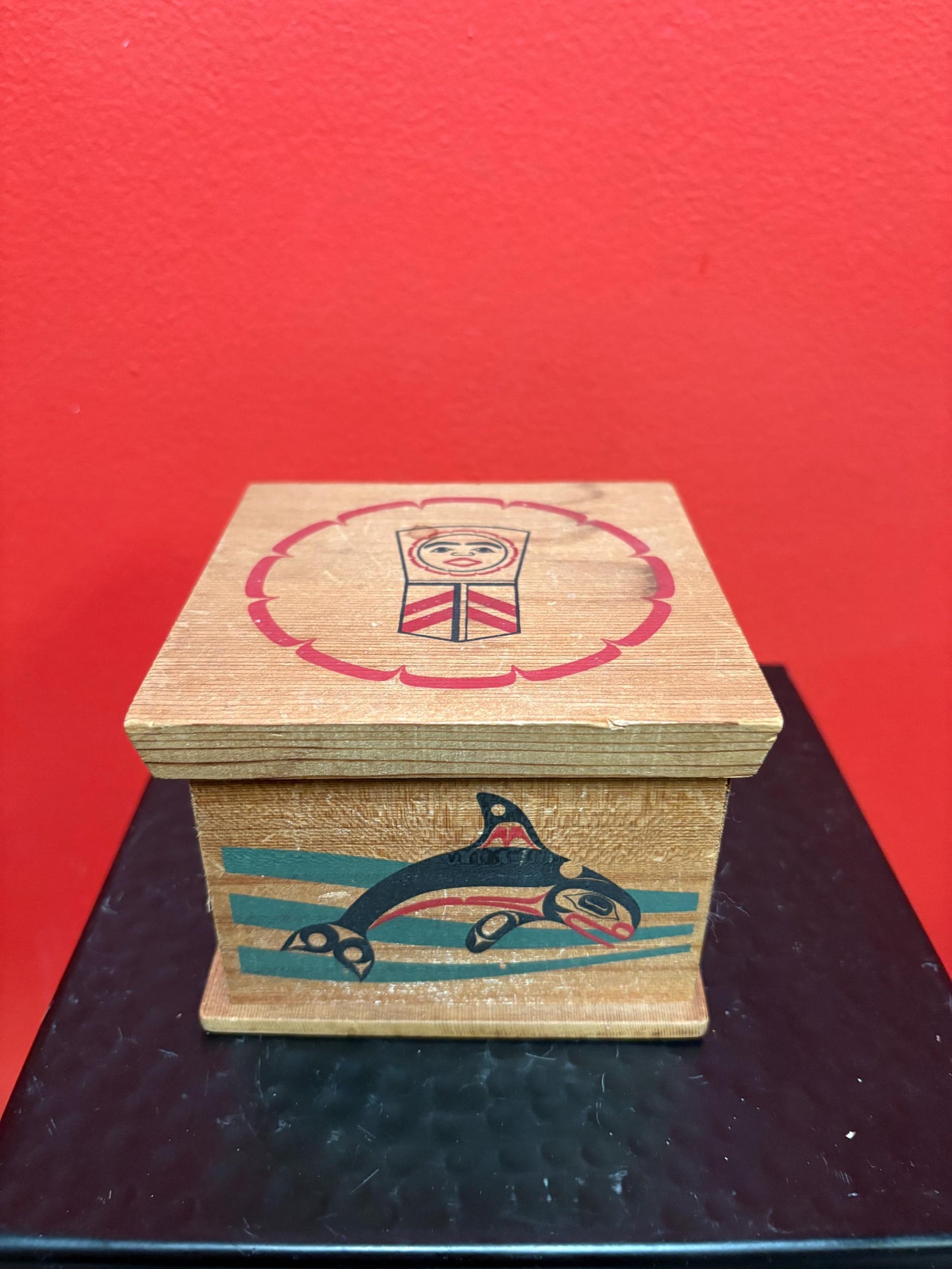 Beautiful small model indigenous first nations pacific West Coast potlatch box  4 x 4 by 3 inches high great imagery