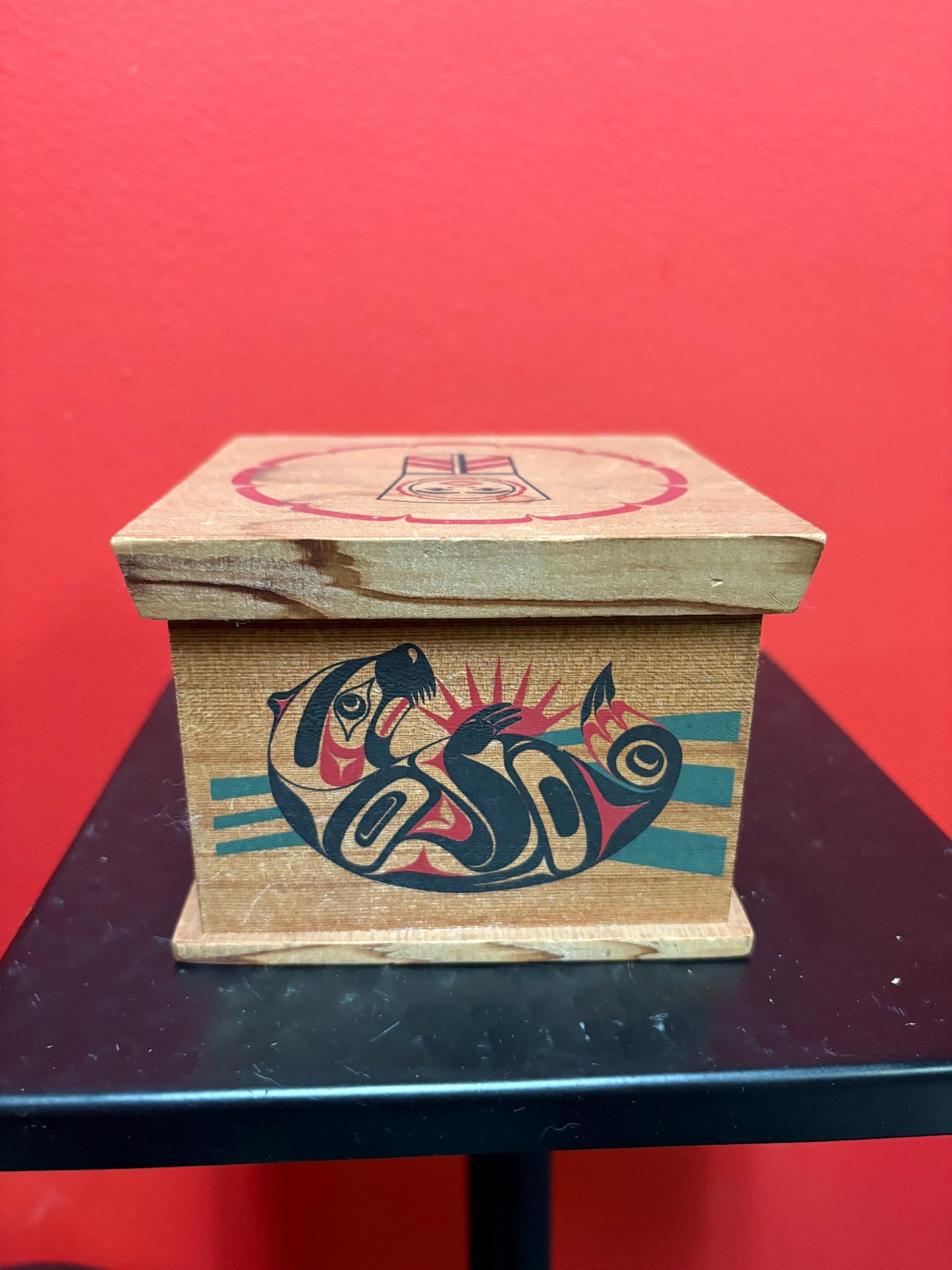 Beautiful small model indigenous first nations pacific West Coast potlatch box  4 x 4 by 3 inches high great imagery
