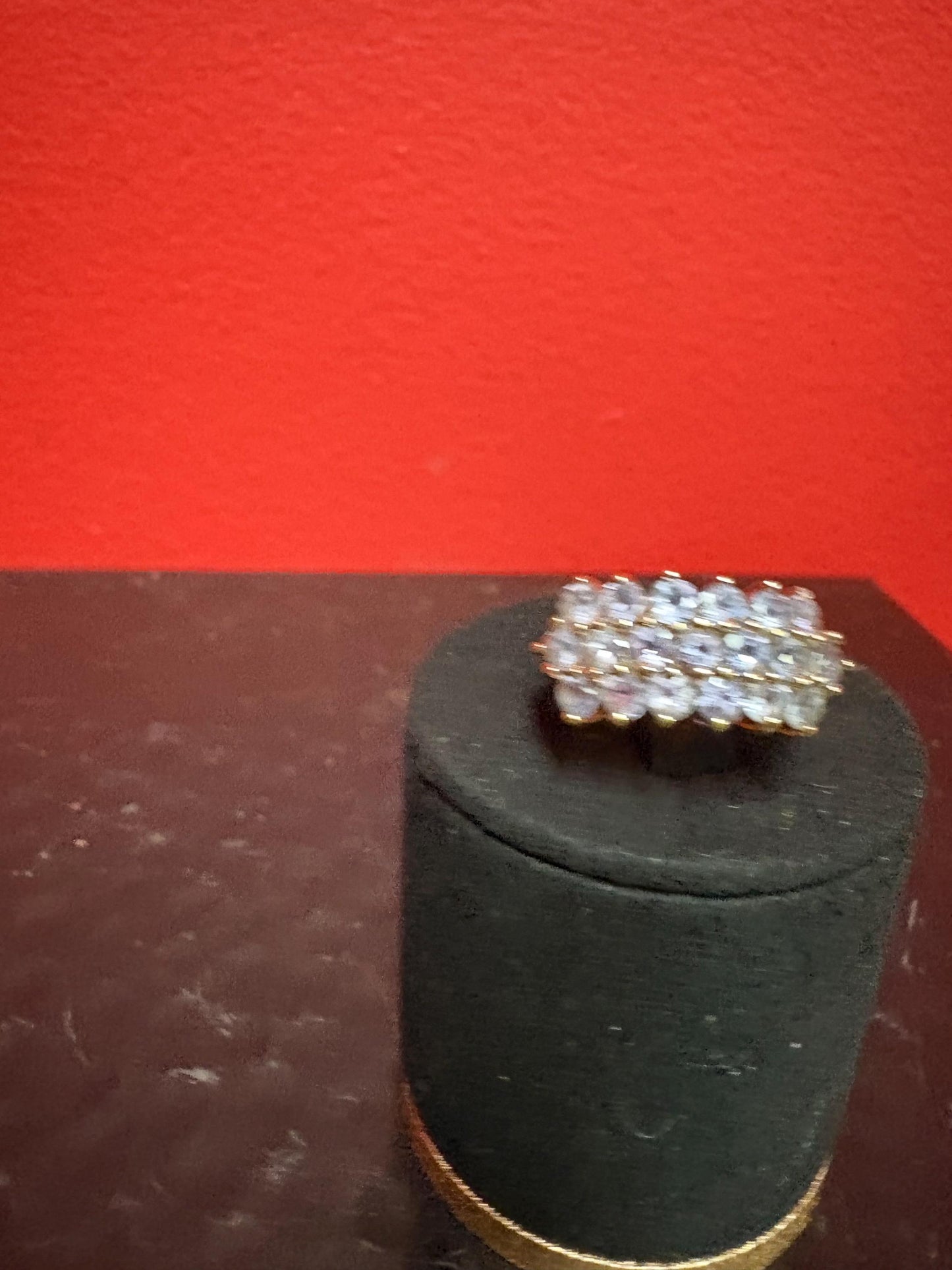 Beautiful 10 carat gold and amethyst ring  great condition size 7 -B