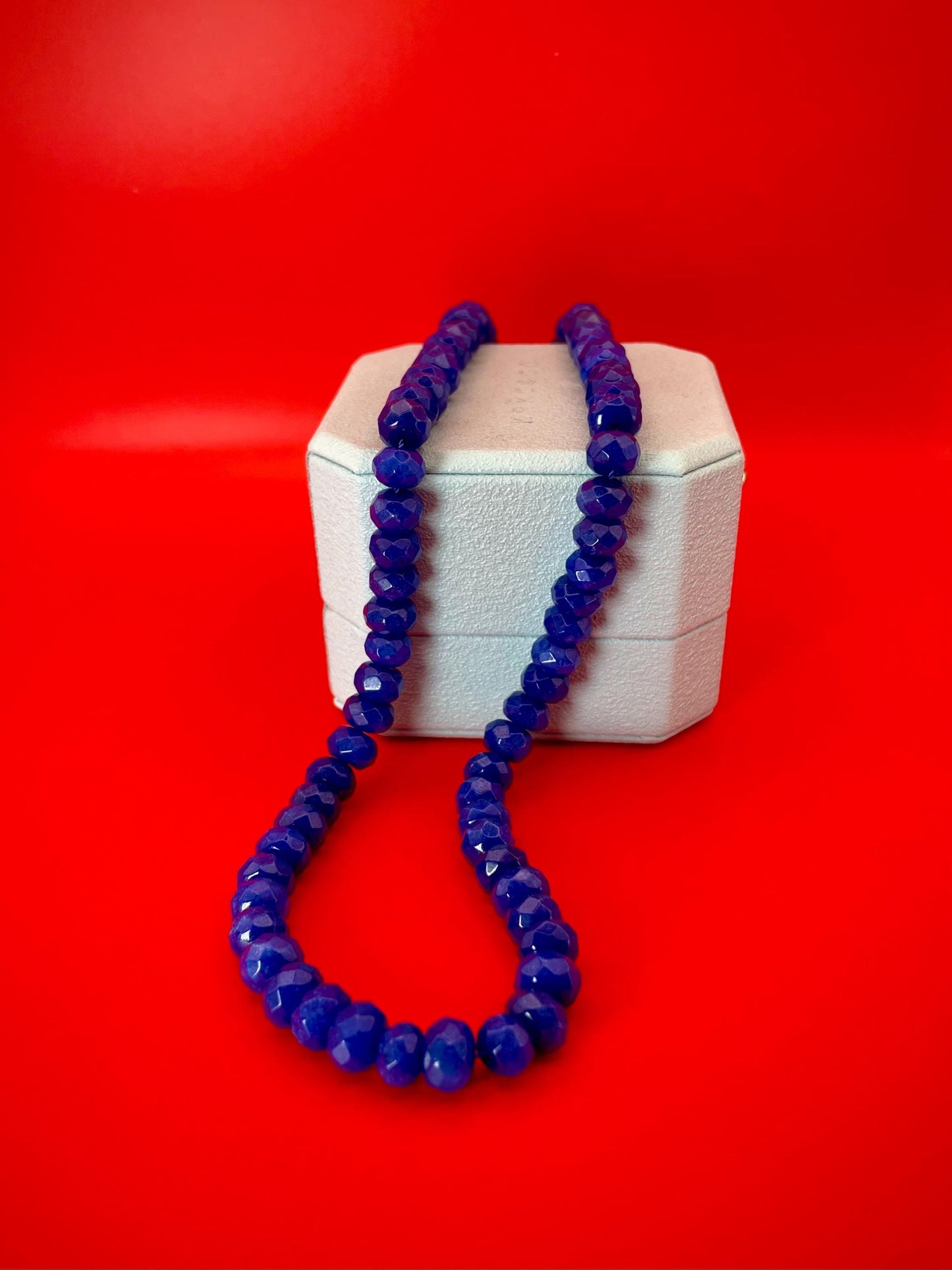 Lovely Blue beaded necklace   very pretty
