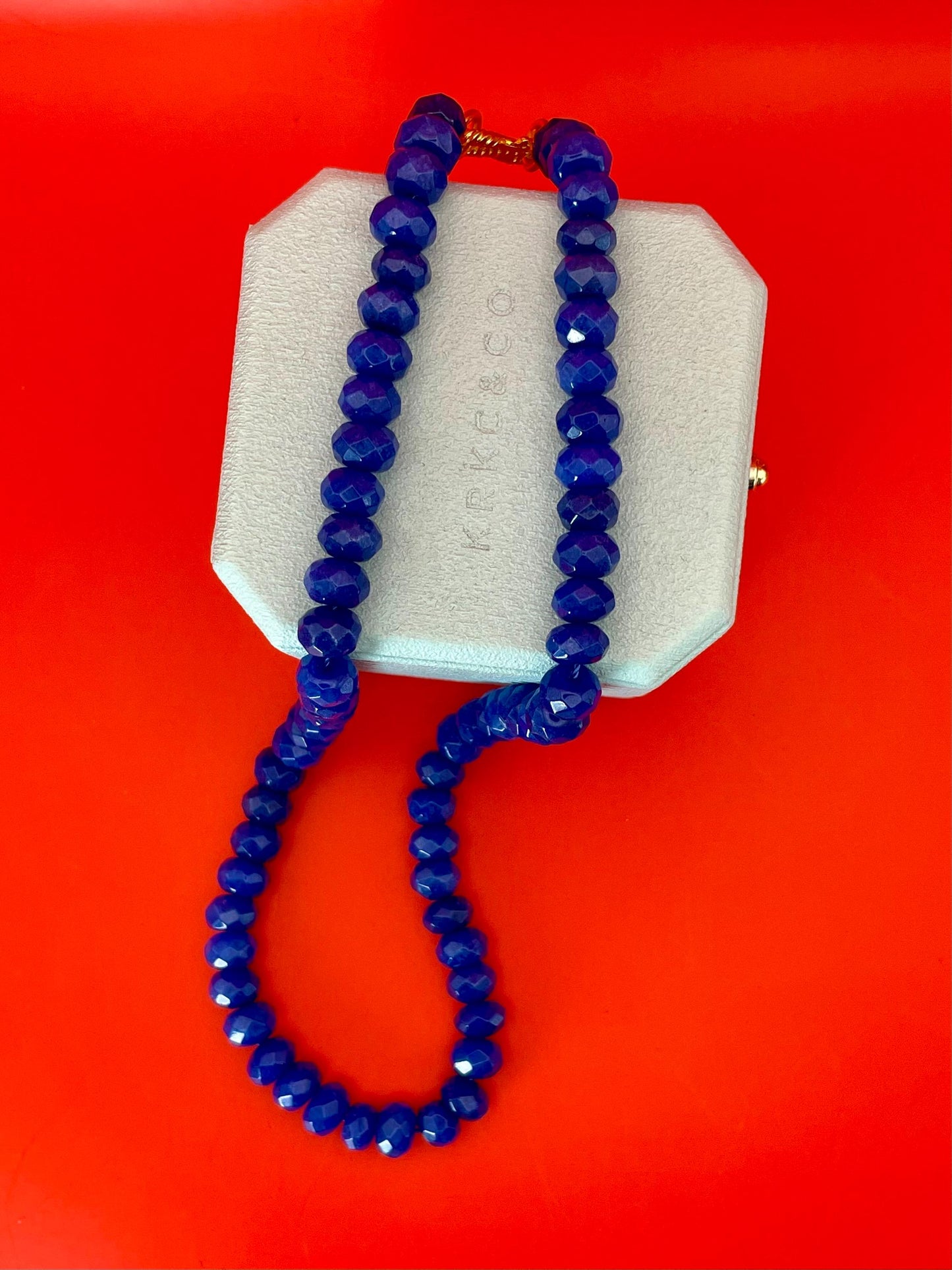 Lovely Blue beaded necklace   very pretty