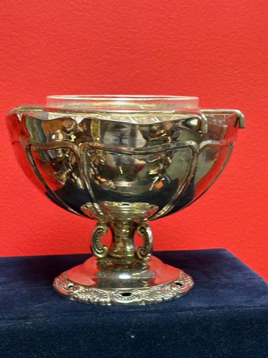 Stunning Wallace American silver plate caviar bowl with original crystal  dish - approximately 6 x 6“  wonderful gift in original box