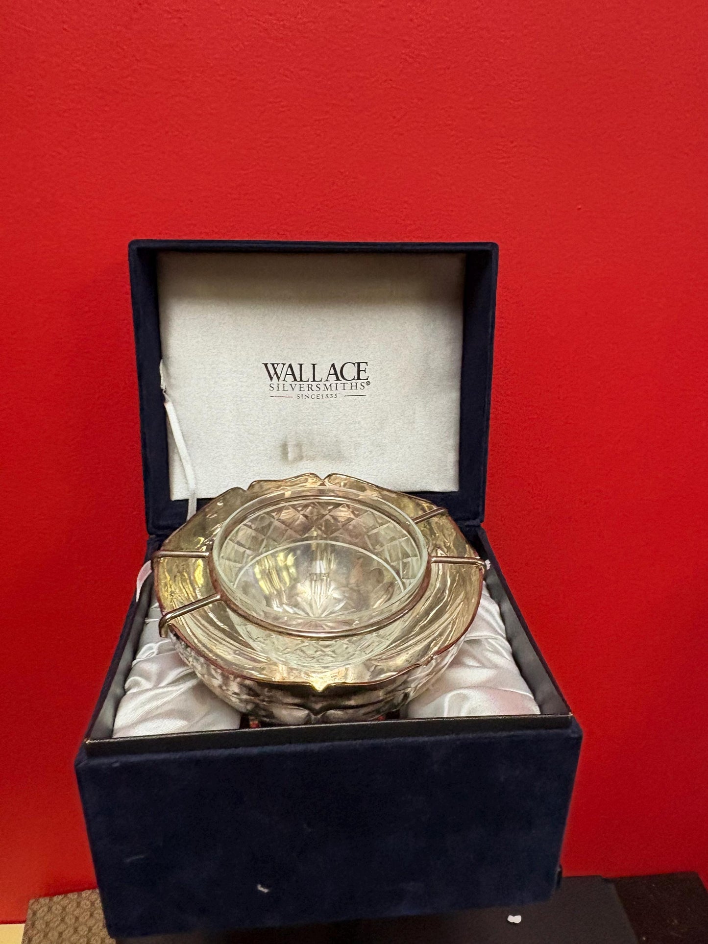 Stunning Wallace American silver plate caviar bowl with original crystal  dish - approximately 6 x 6“  wonderful gift in original box