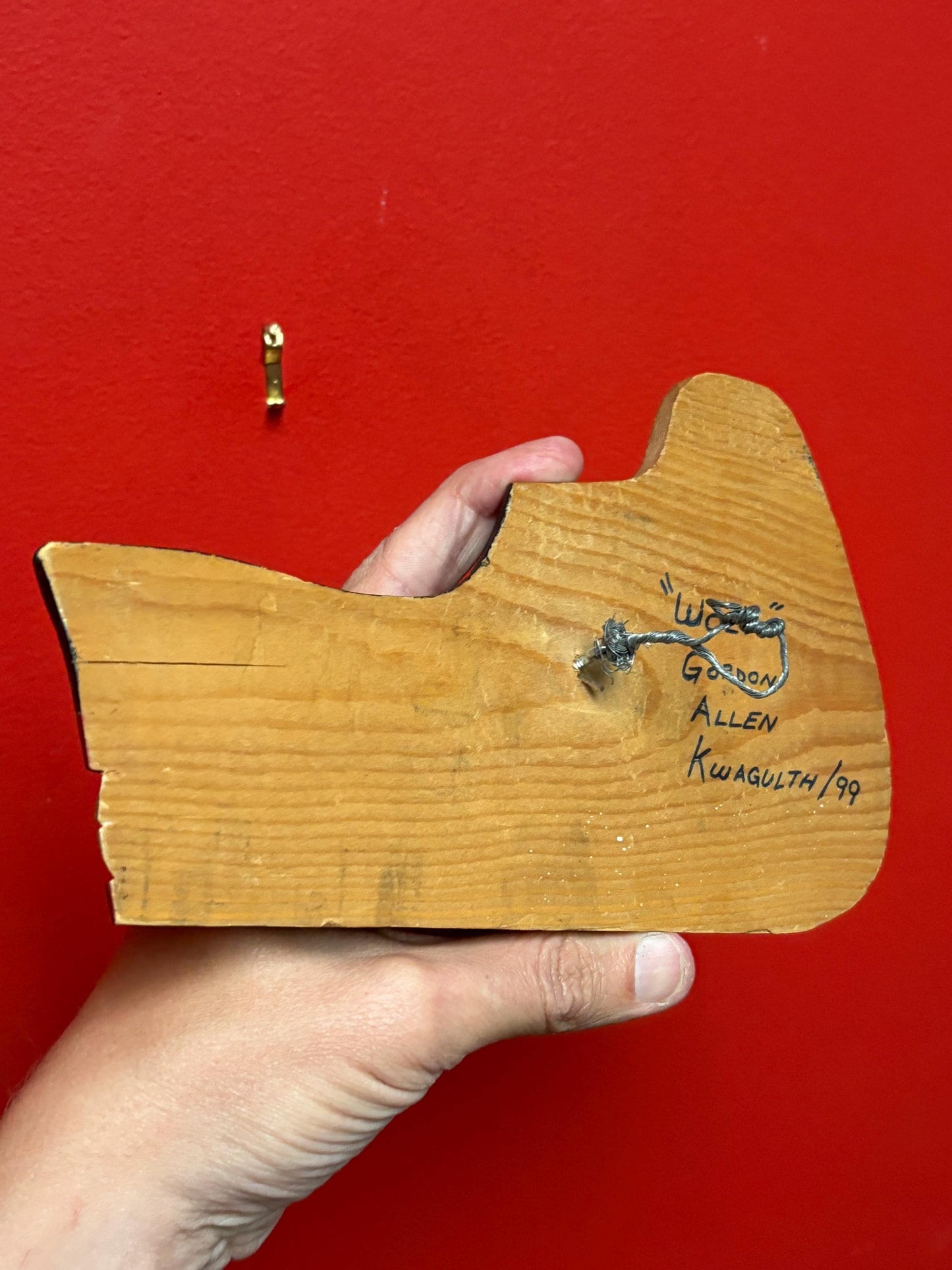 Beautiful 9 x 5.5 inch indigenous First Nations wolf plaque by Gordon Allen