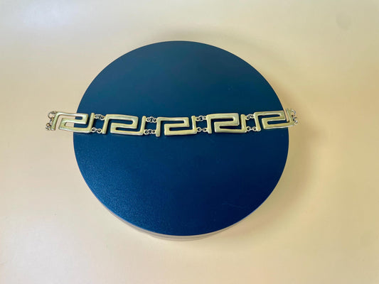 Lovely Gold-tone Hook Closure Bracelet