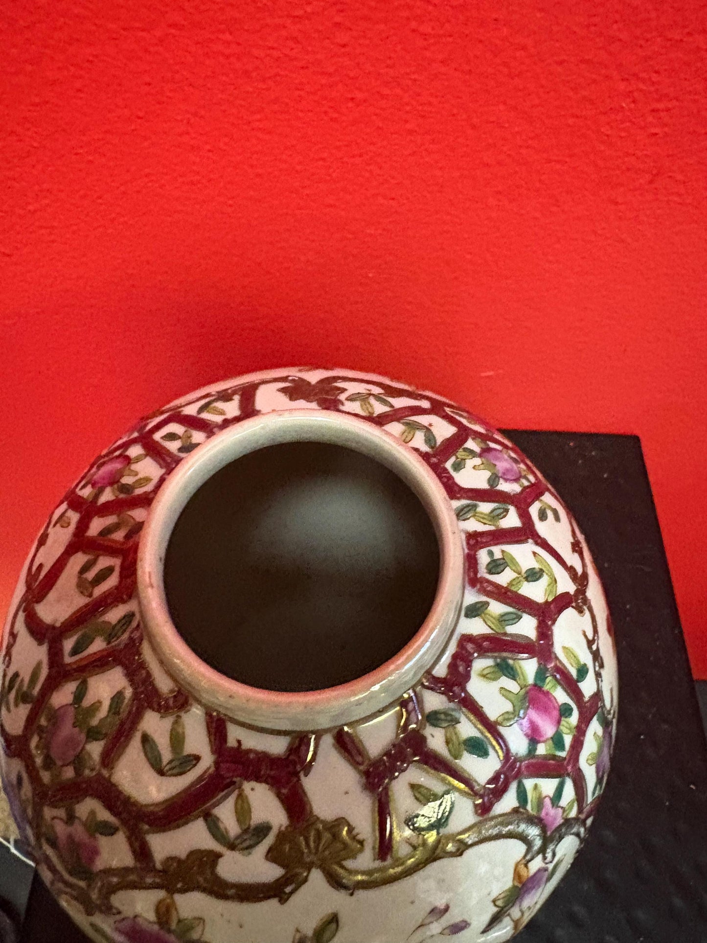 Beautiful antique Chinese 6 inch porcelain ginger jar  hand painted and signed  great value