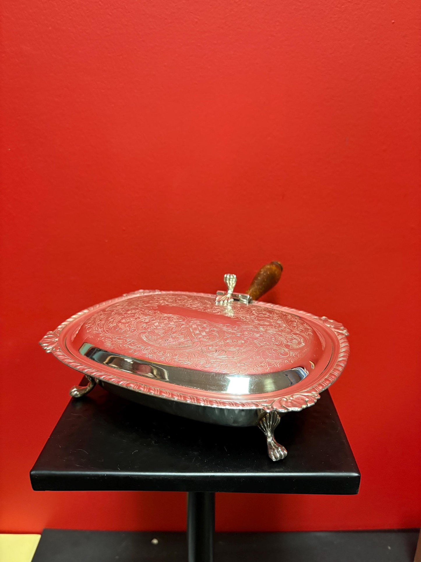 Beautiful silver plated antique 10 x 8 x 2 high silent Butler or crumb scoop