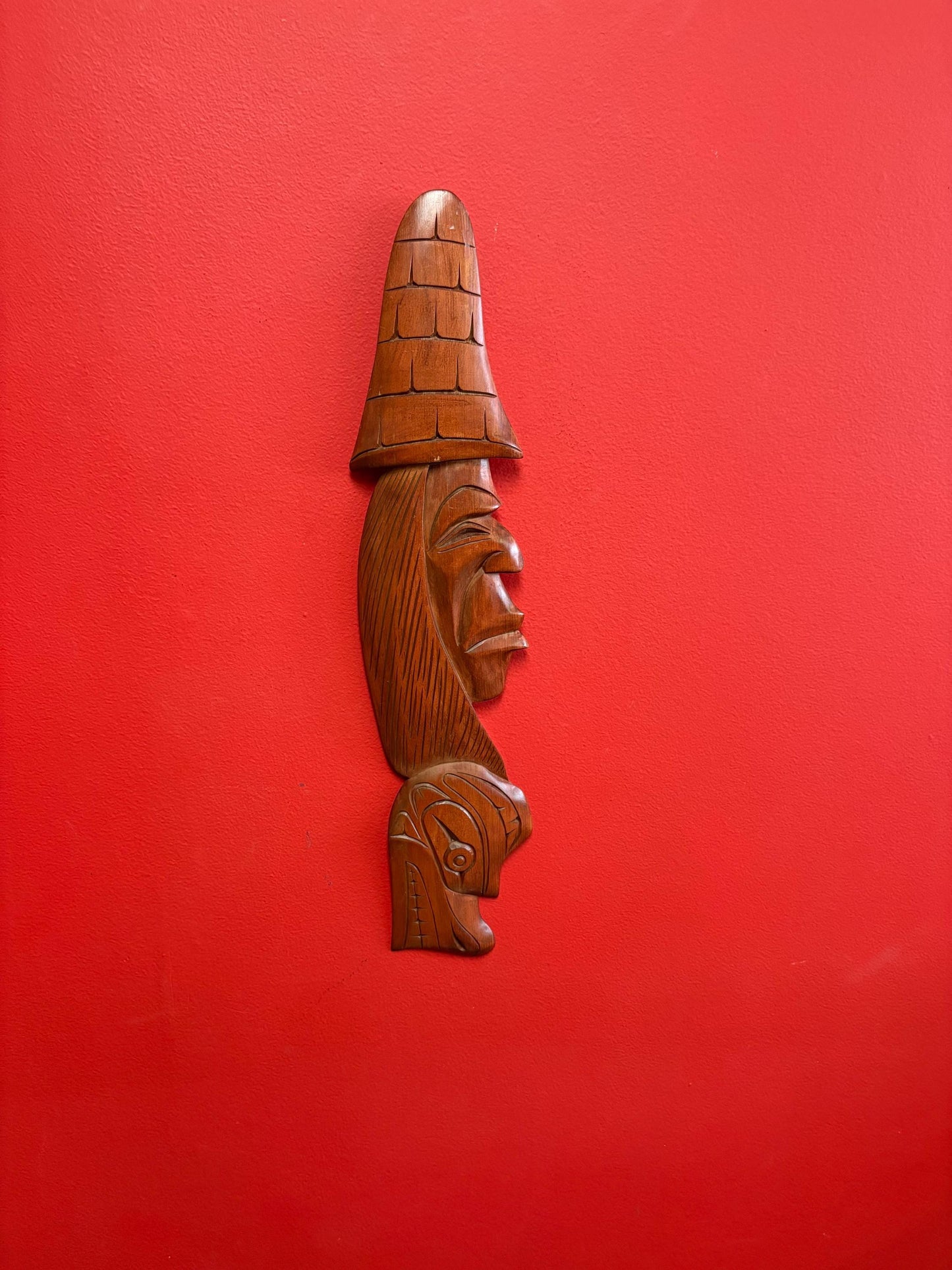 Lovely 14 x 4“ wide indigenous first nations Pacific Northwest Coast 1984 James Charlie chief and Wolf plaque great value