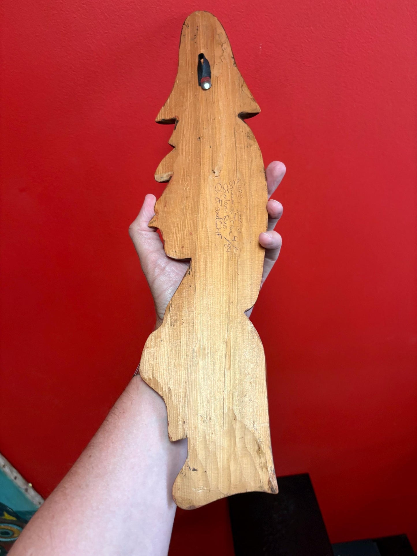 Lovely 14 x 4“ wide indigenous first nations Pacific Northwest Coast 1984 James Charlie chief and Wolf plaque great value