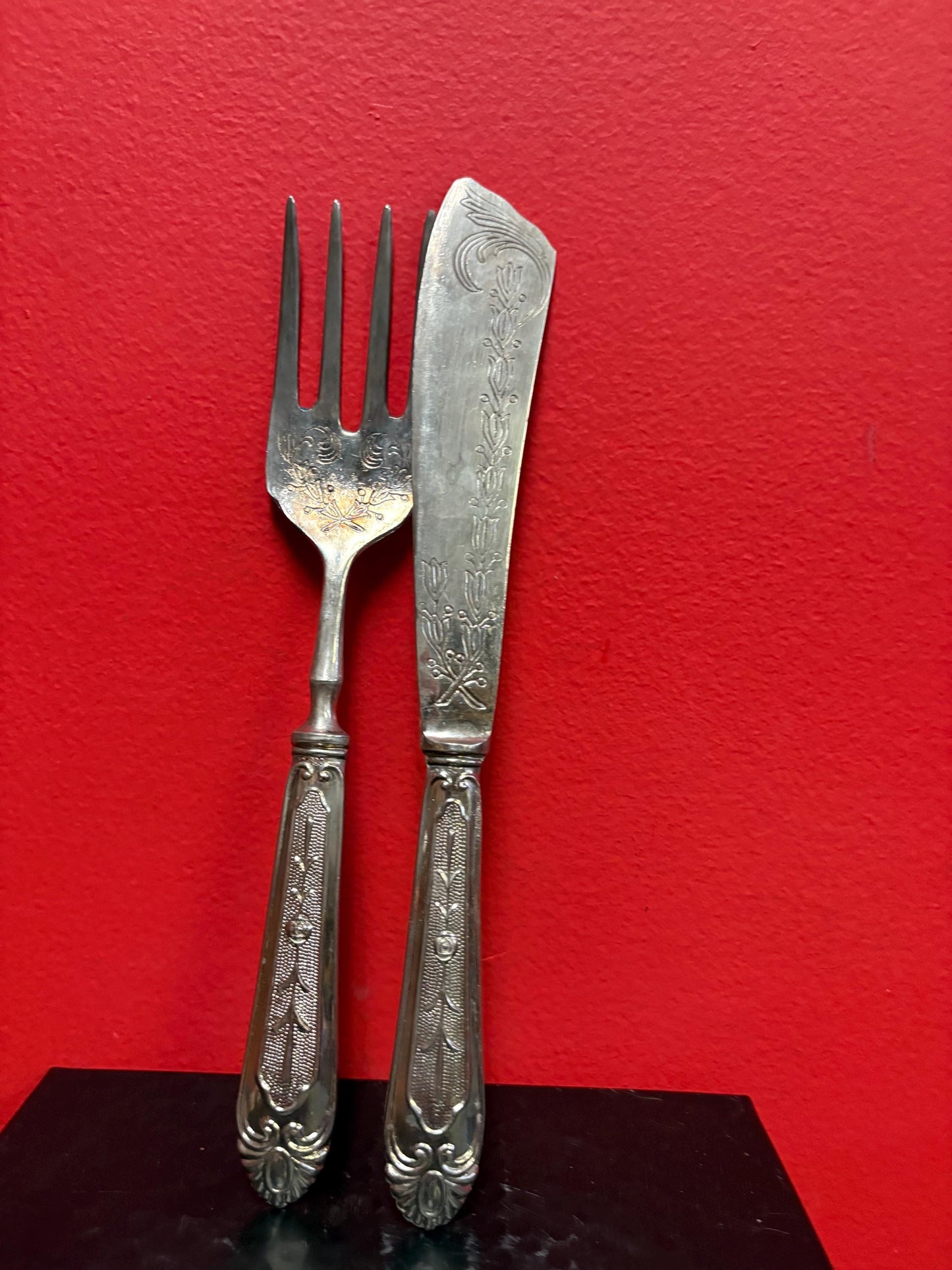 Beautiful . 800 silver handled Italian fish servers.  good condition  approx 10 inches