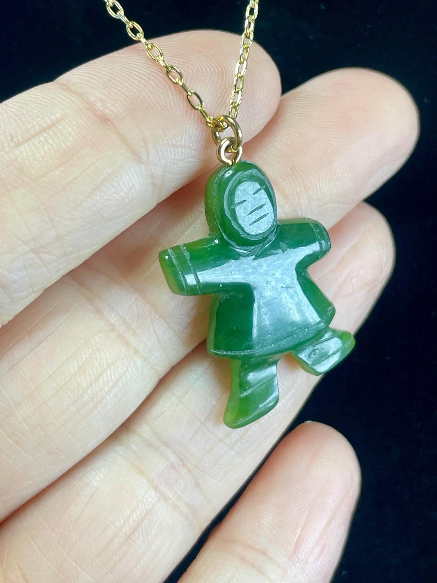 BC Jade Inuit  Inukshuk Pendant  chain included