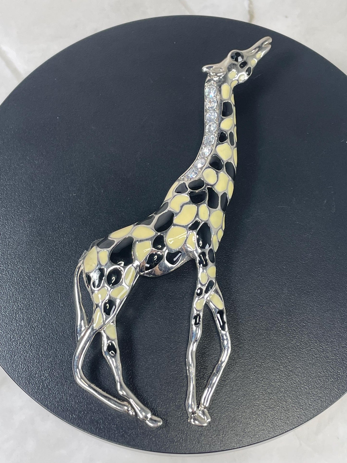 Lovely Large 5 inch Giraffe brooch