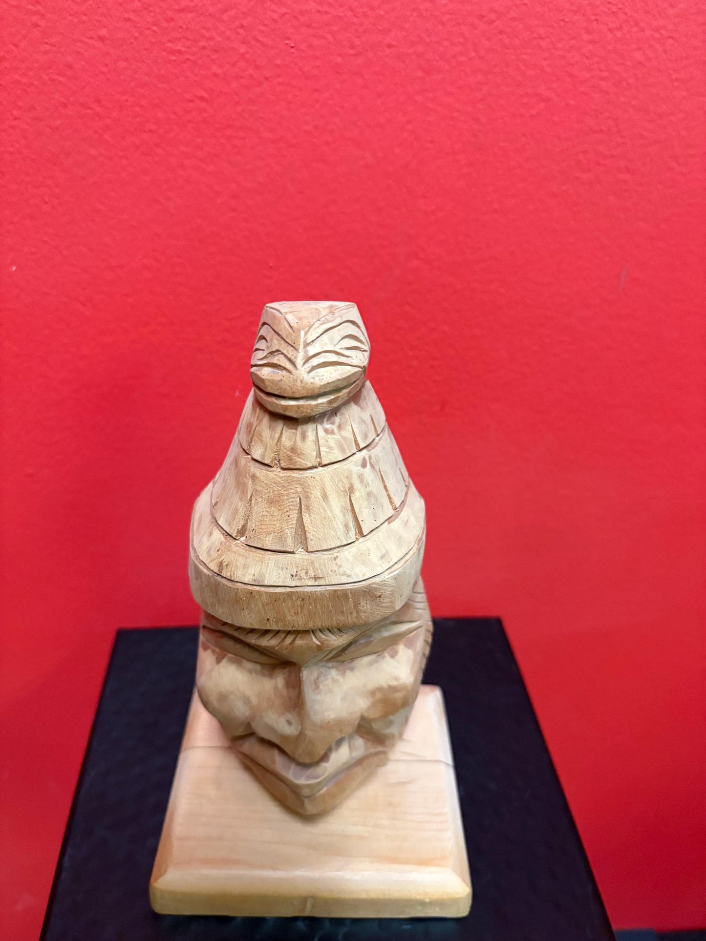 Lovely indigenous first nations Pacific northwest coast Cedar statue of a chief by Marvin Baker  great detail and price - 8 inches tall