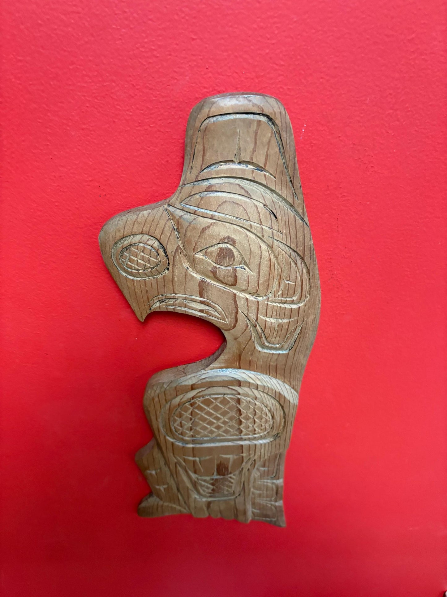 Beautiful 1990s indigenous first nations pacific north West Coast Cedar eagle plaque - 19 inches signed