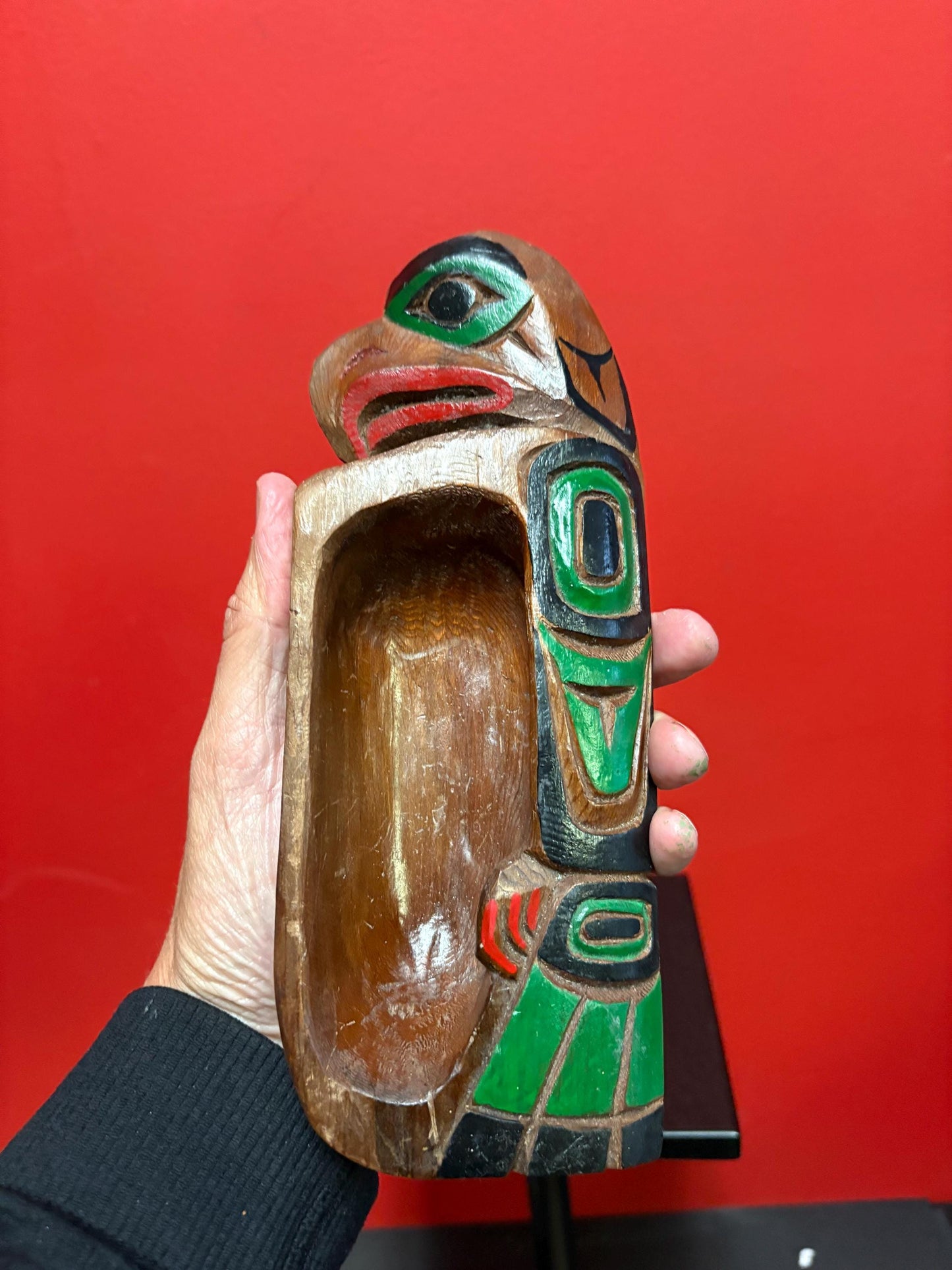 Beautiful 9 x 3 1/2“ indigenous first nation Pacific Northwest coast lambert goldsmith eagle feast bowl  signed with information