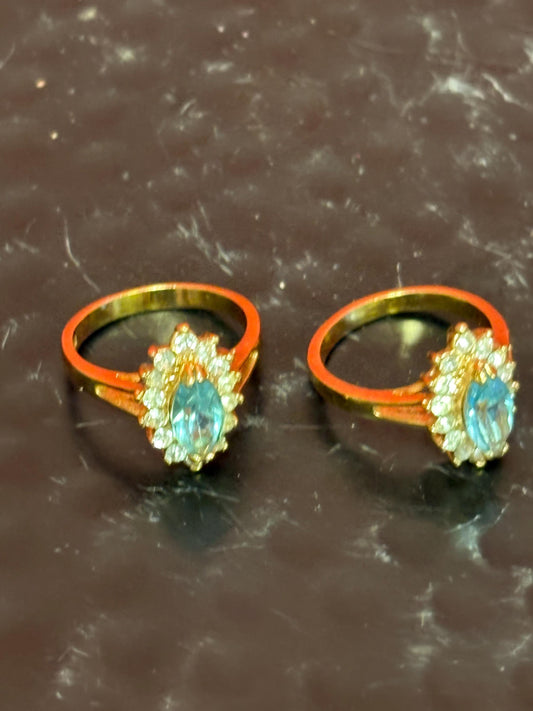 Lovely pair of size 6 gold looking costume rings
