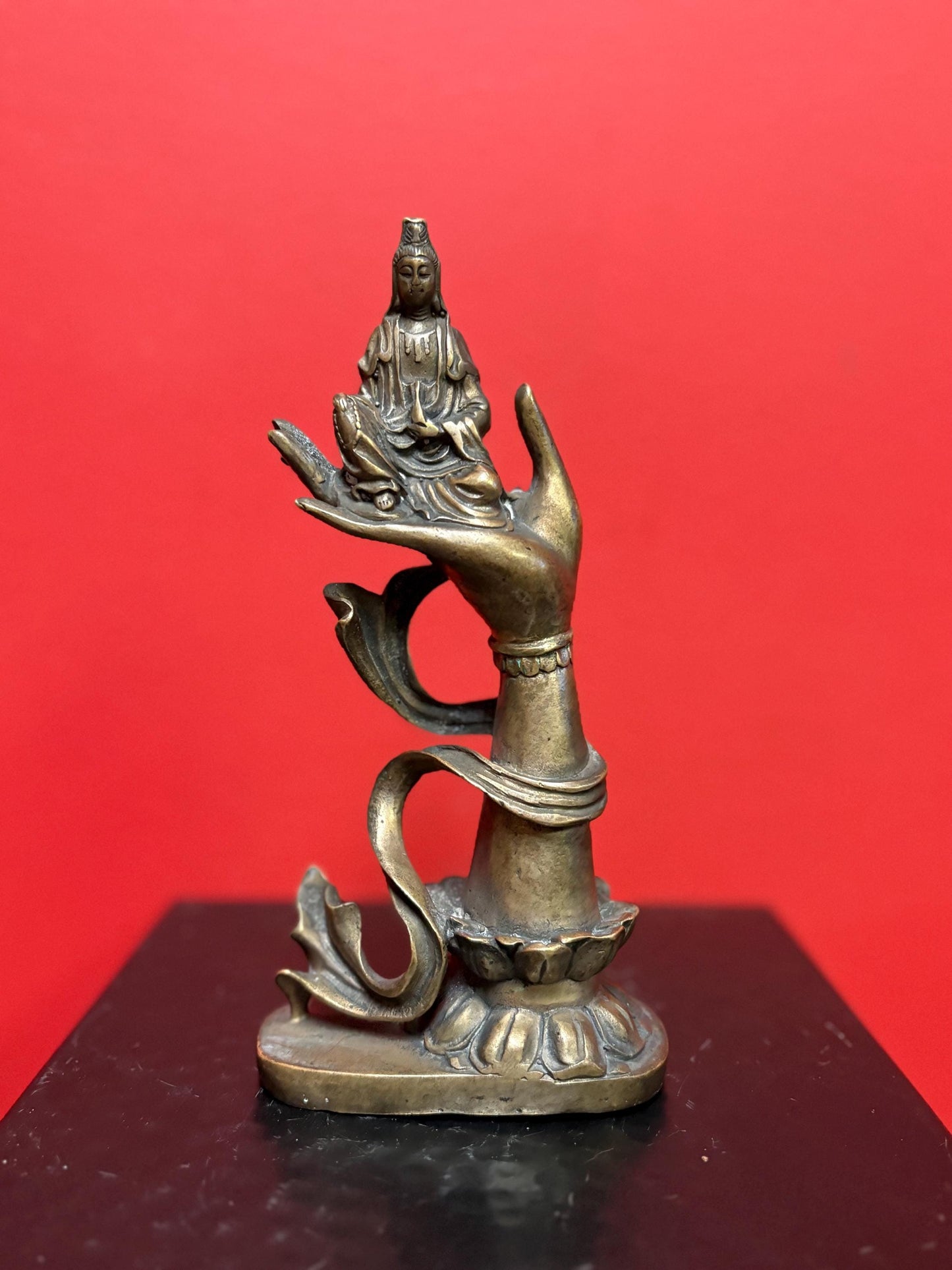 Stunning Chinese antique signed 7 inch tall bronze Quan yin on hand on lotus leaf  great patina and fabulous piece