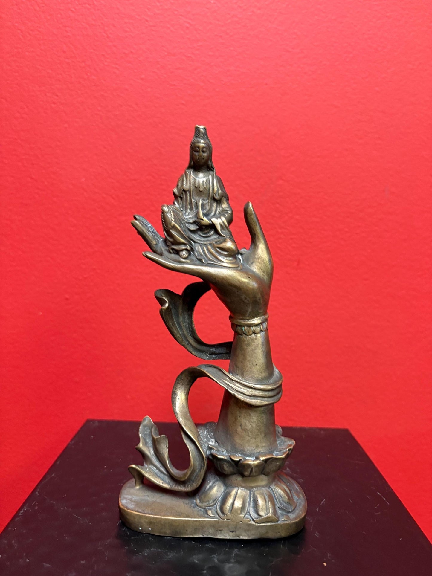 Stunning Chinese antique signed 7 inch tall bronze Quan yin on hand on lotus leaf  great patina and fabulous piece