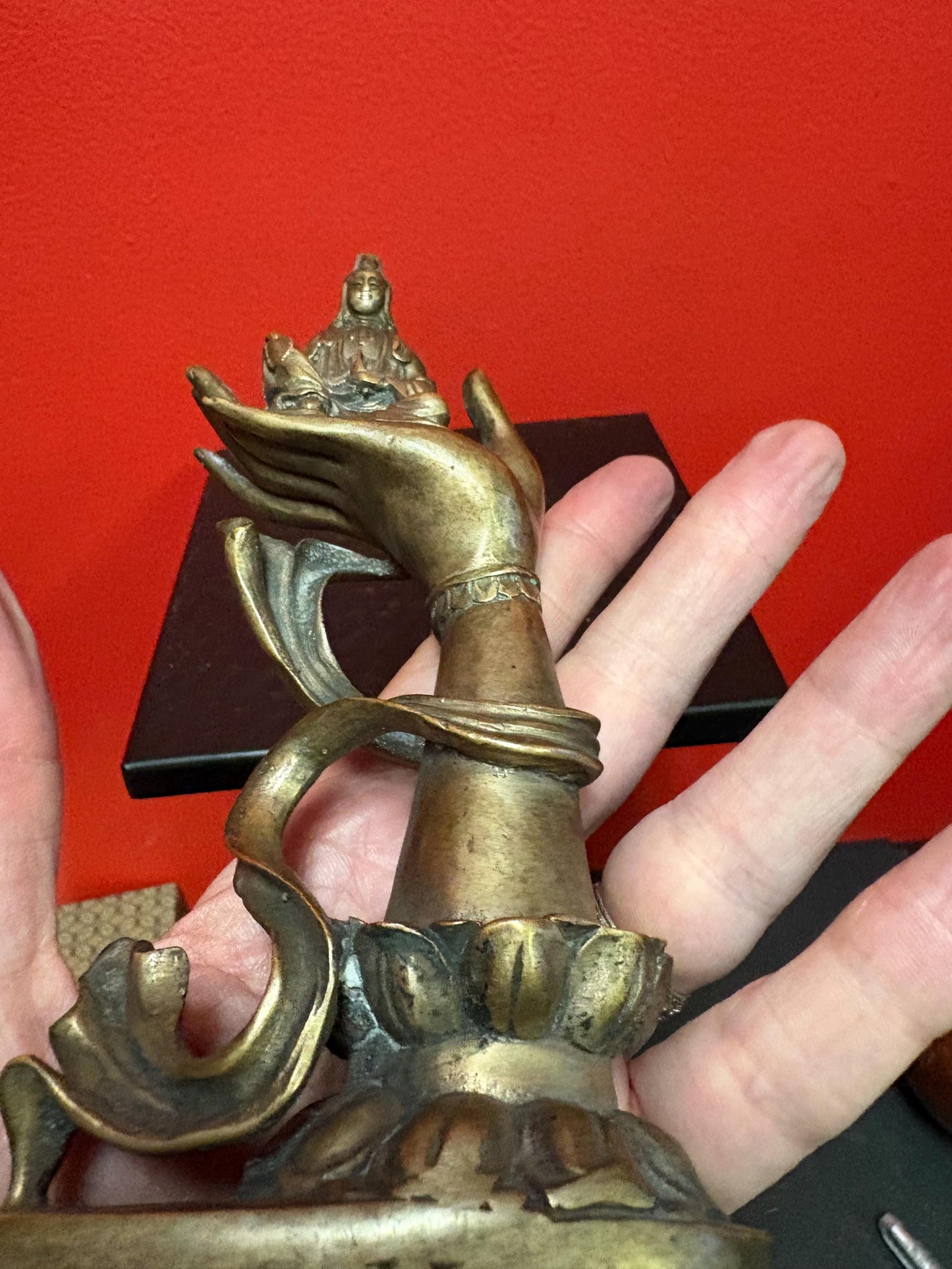 Stunning Chinese antique signed 7 inch tall bronze Quan yin on hand on lotus leaf  great patina and fabulous piece