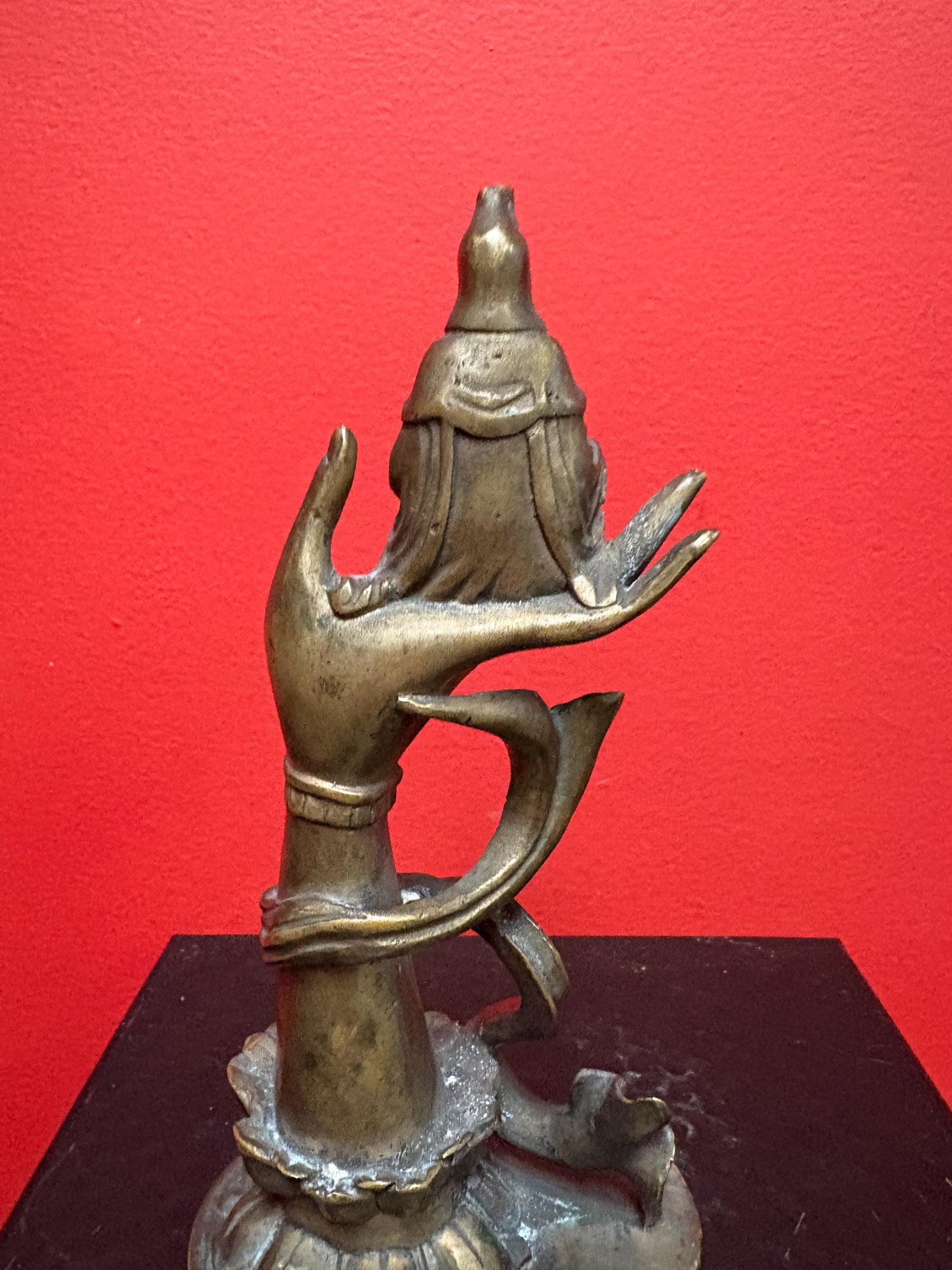 Stunning Chinese antique signed 7 inch tall bronze Quan yin on hand on lotus leaf  great patina and fabulous piece