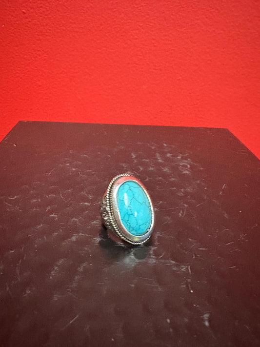 Lovely silver metal and turquoise ring - great look size 6  not valuable  low price