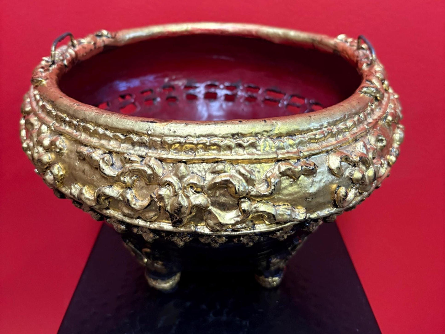 Stunning high quality 8 x 6 1/2“ high antique Burmese lacquer bowl or planter - in perfect condition  Wowzers