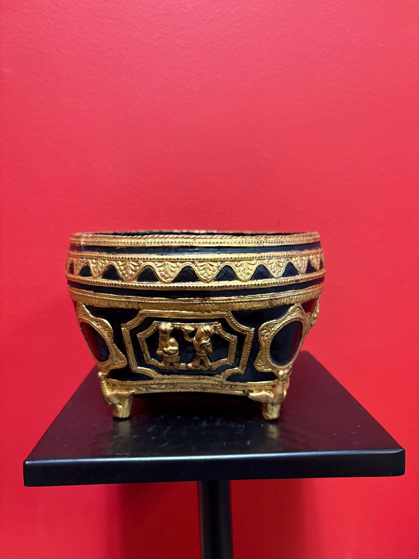 Beautiful 6 x 4 1/2 high Burmese lacquer bowl  great condition  antique beauty - Wowzers