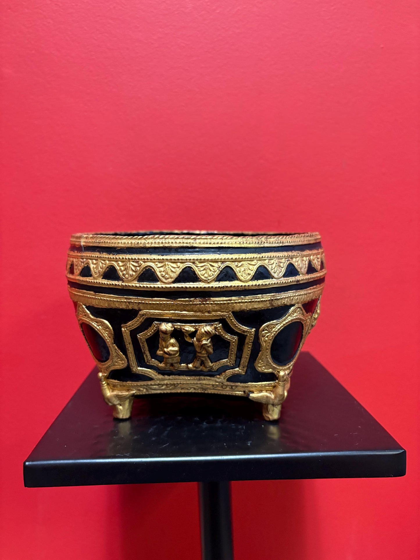 Beautiful 6 x 4 1/2 high Burmese lacquer bowl  great condition  antique beauty - Wowzers