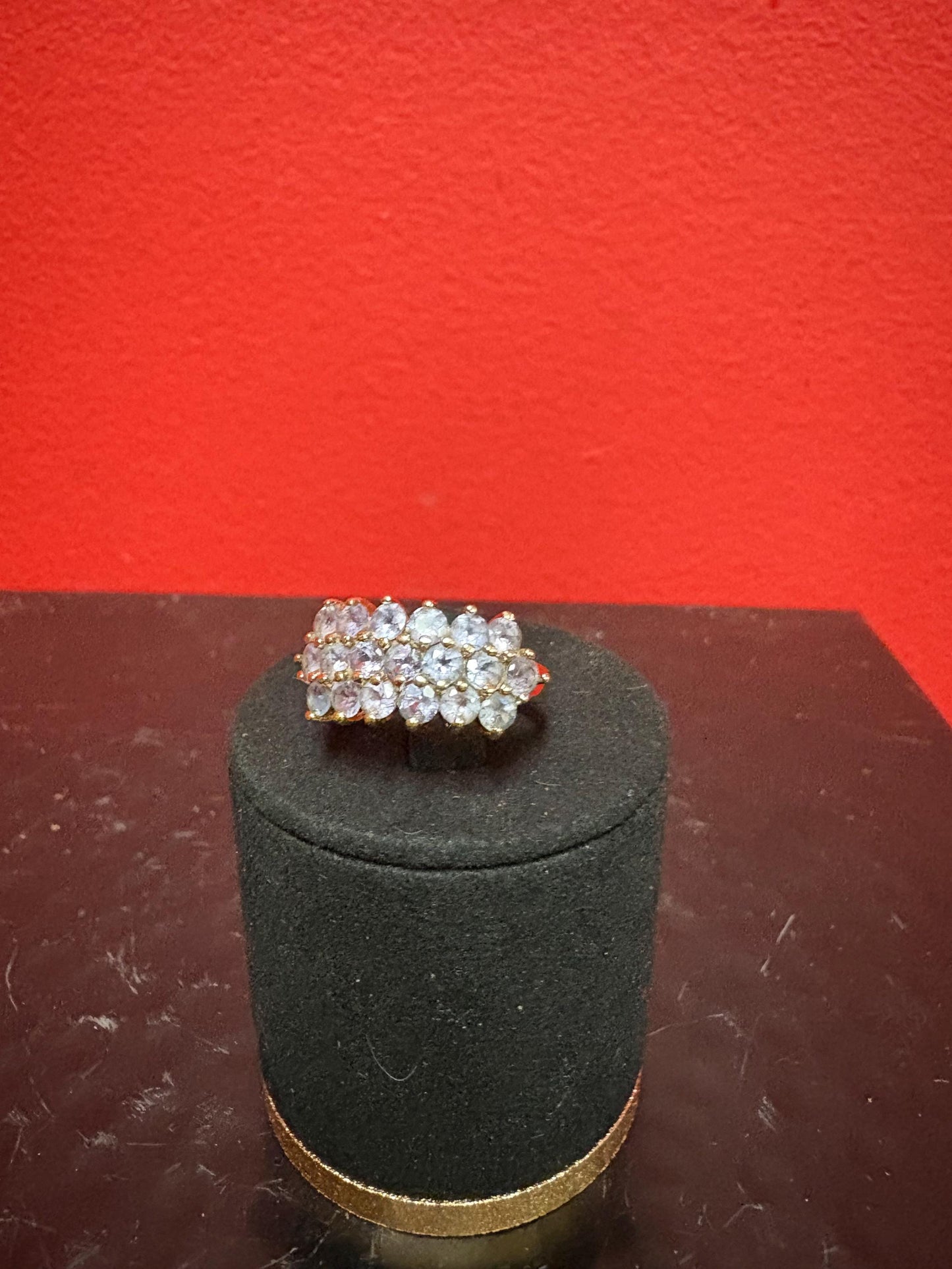 Beautiful 10 carat gold and amethyst ring  great condition size 7 -B