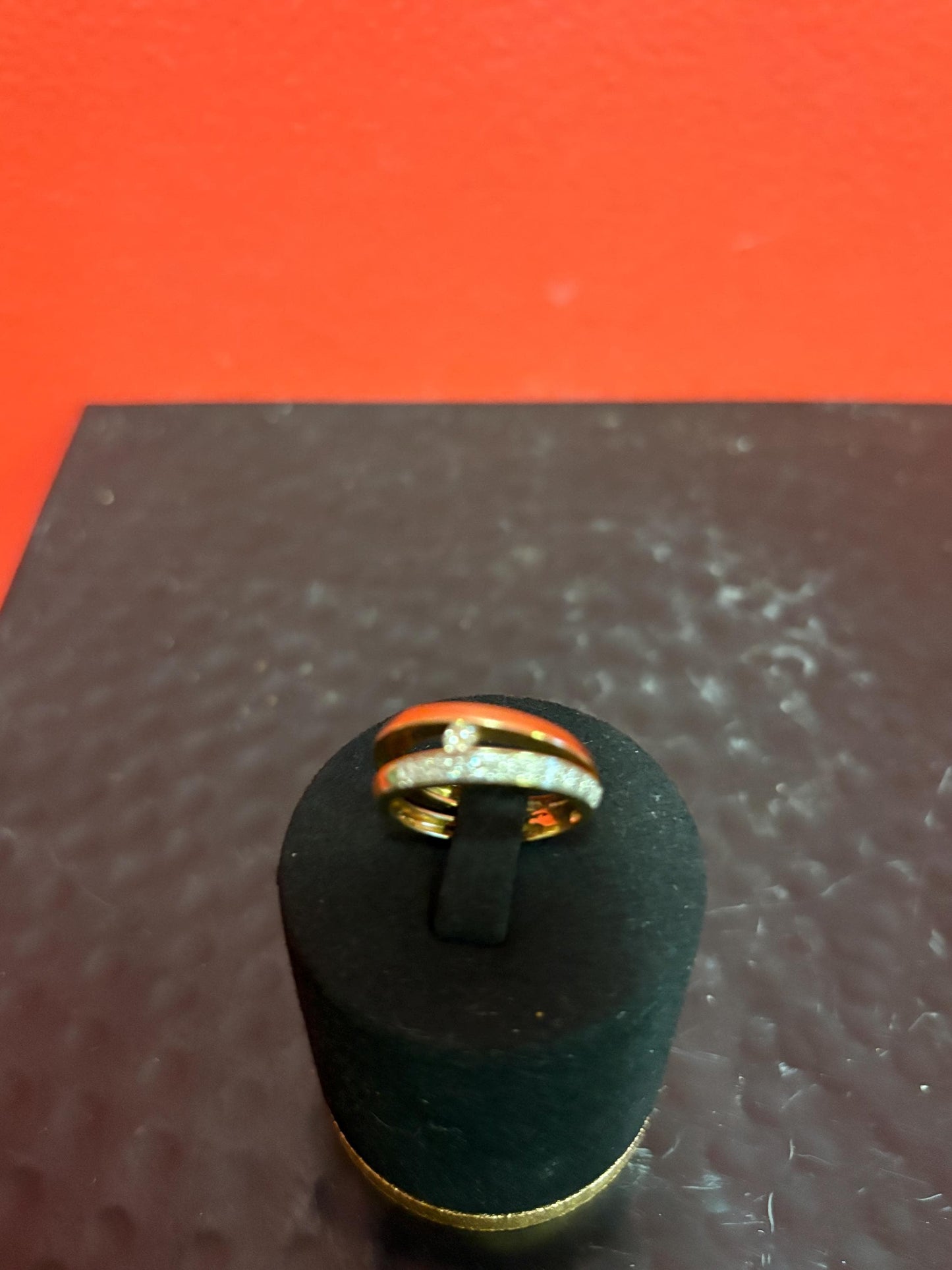 Beautiful 10k gold Diamond Ring  11 diamonds  great condition size 6.25 - B