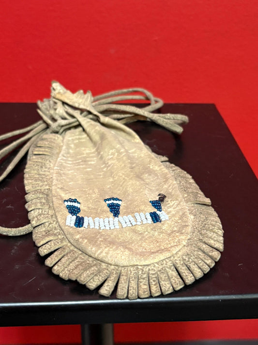 Beautiful antique beaded and leather 18 inch long indigenous first nation pacific  West Coast medicine bag slight damage